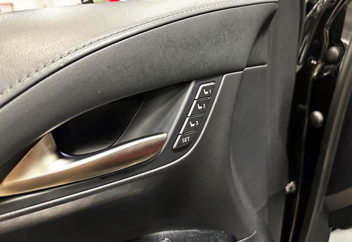 Lexus LX 570 - фото 21