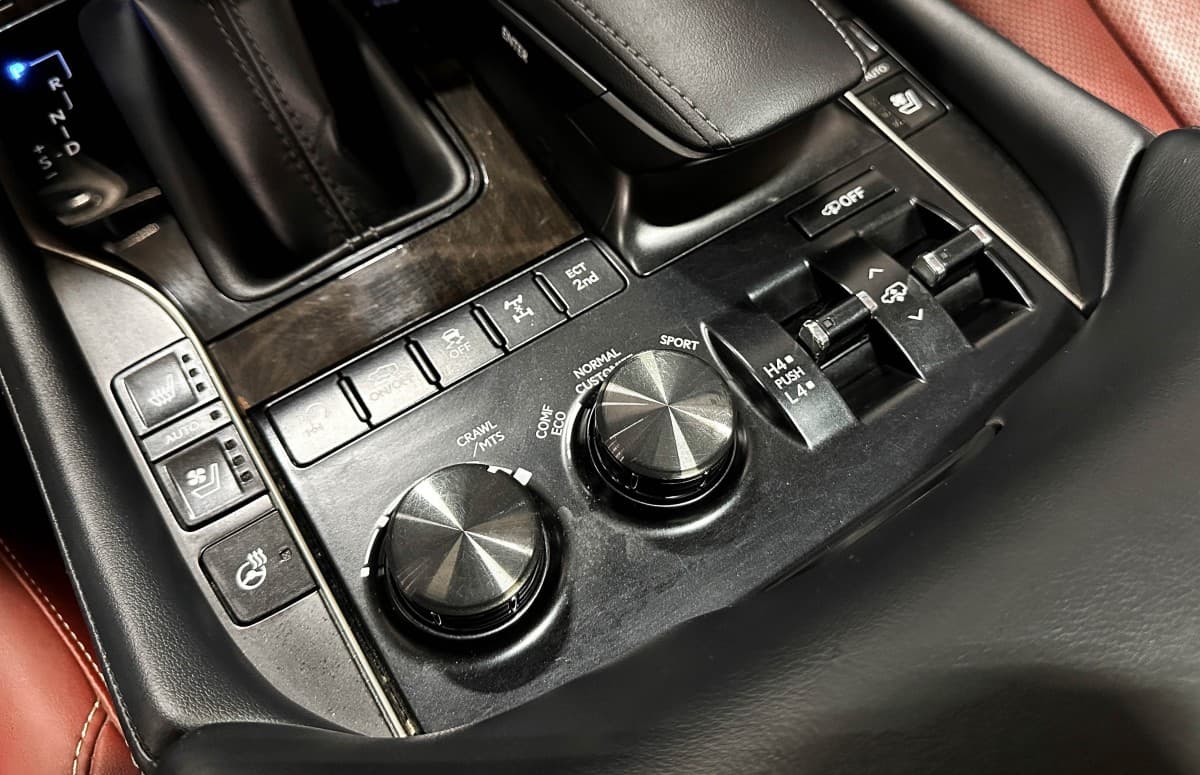 Lexus LX 570 - фото 33