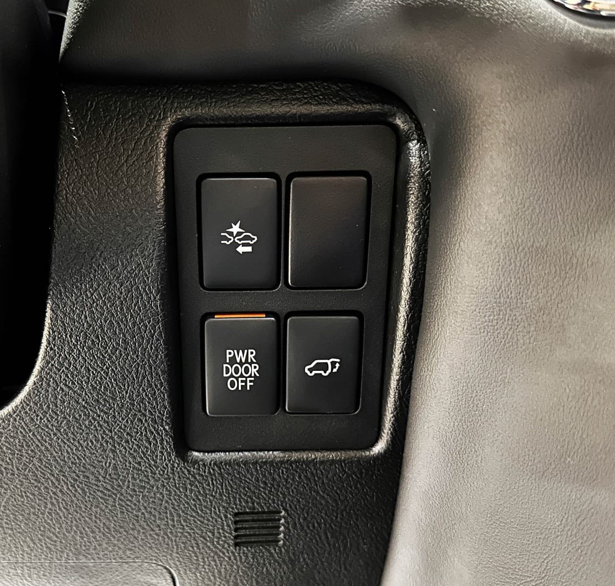 Lexus LX 570 - фото 28