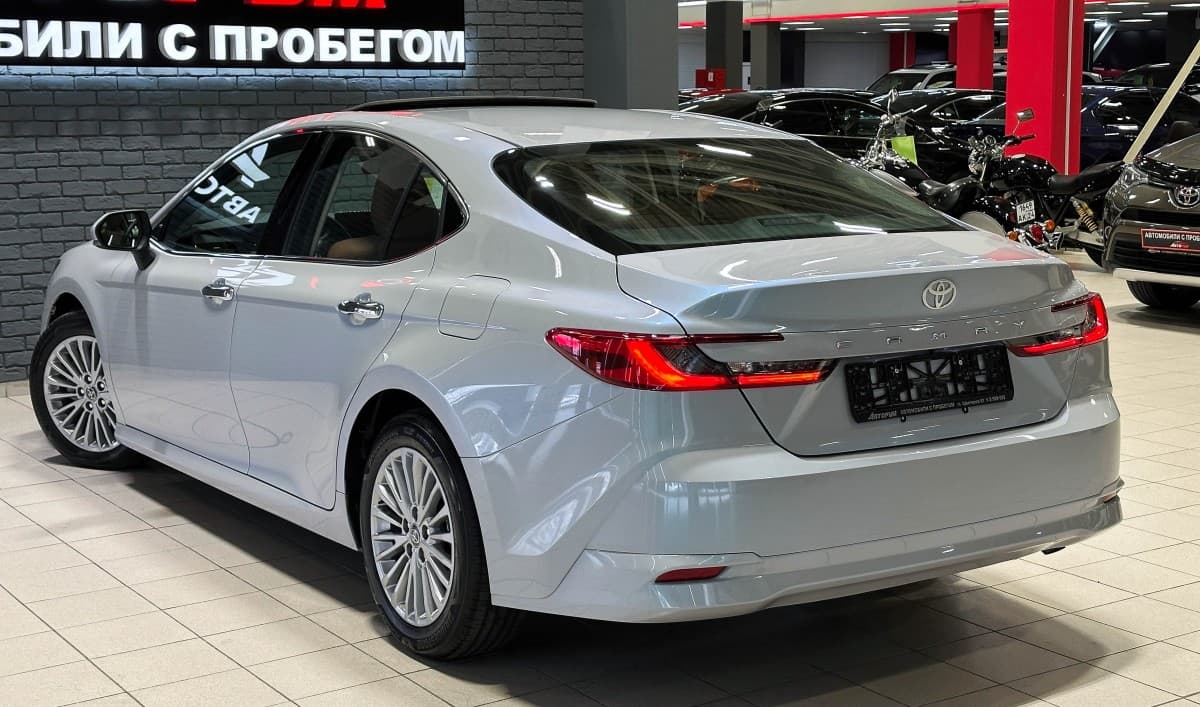 Toyota Camry - фото 7