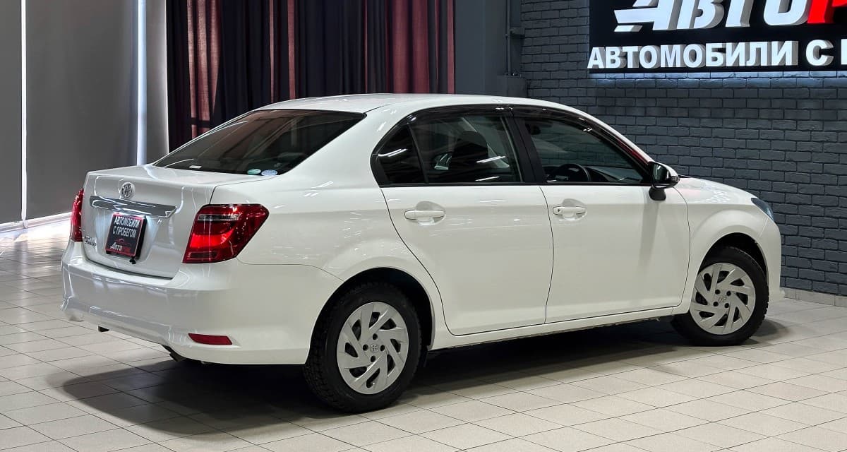 Toyota Corolla AXIO - 5