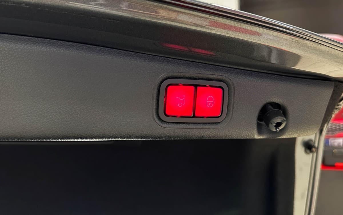 Mercedes-Benz E 250 - фото 29