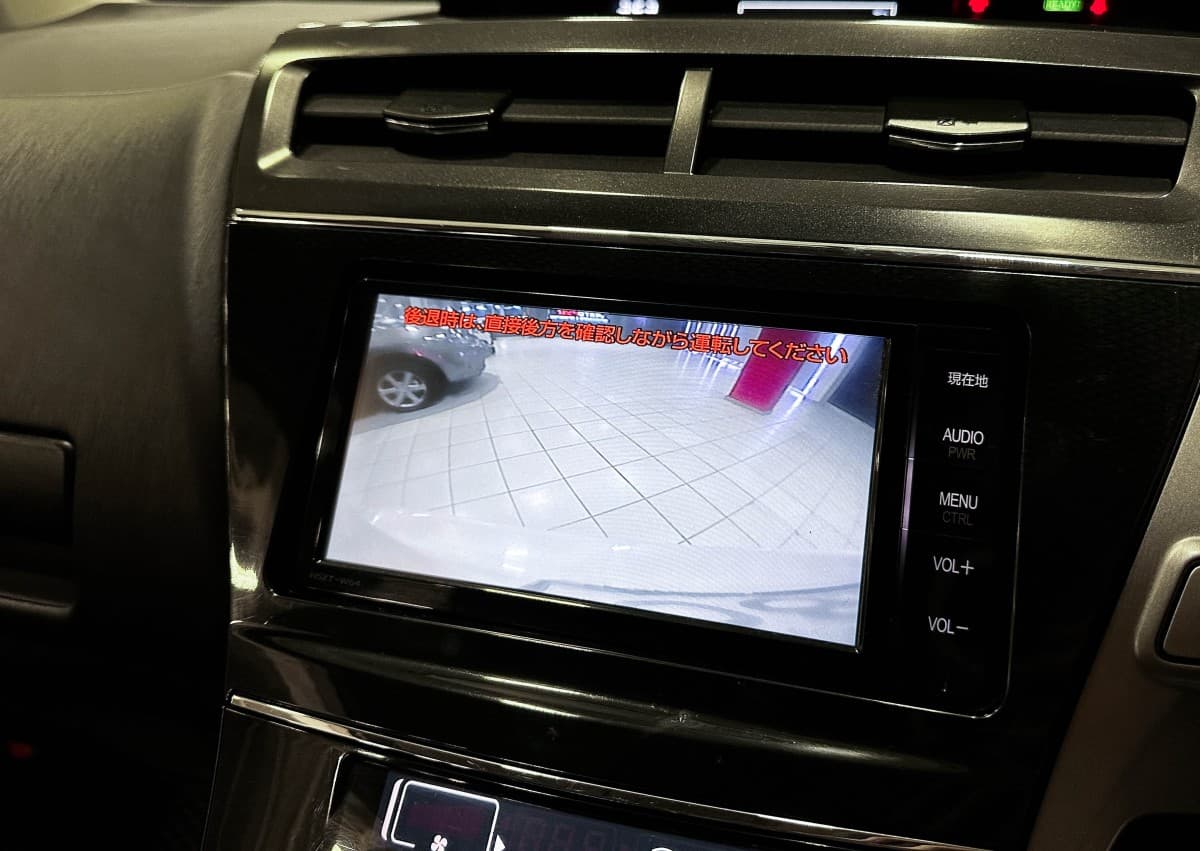Toyota Prius Alpha - фото 21