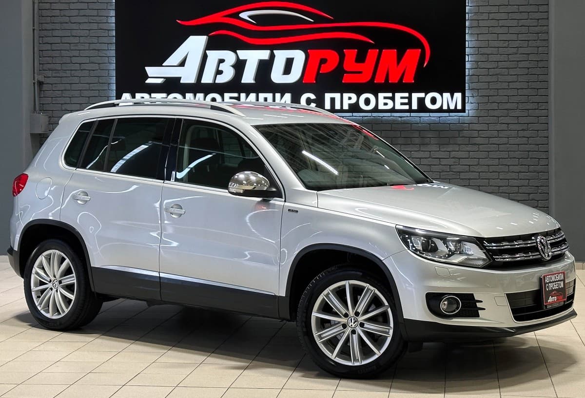 Volkswagen Tiguan - 1