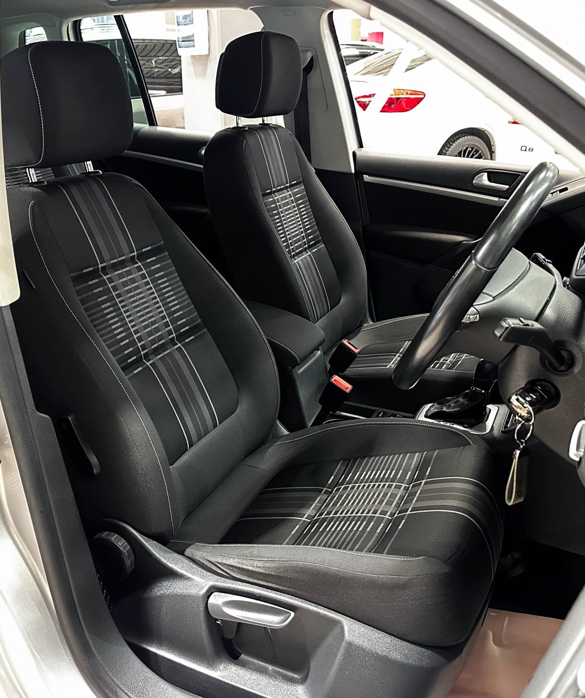 Volkswagen Tiguan - фото 11