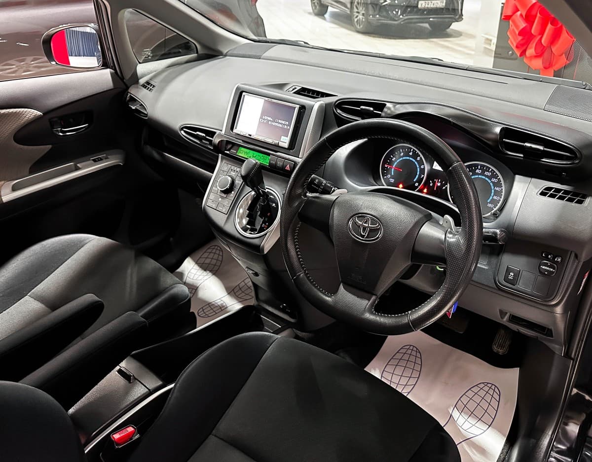 Toyota Wish - фото 8