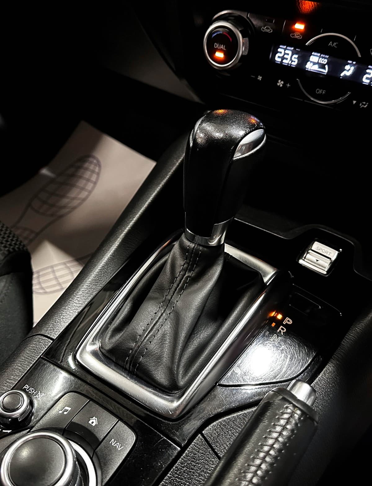 Mazda Axela - фото 26