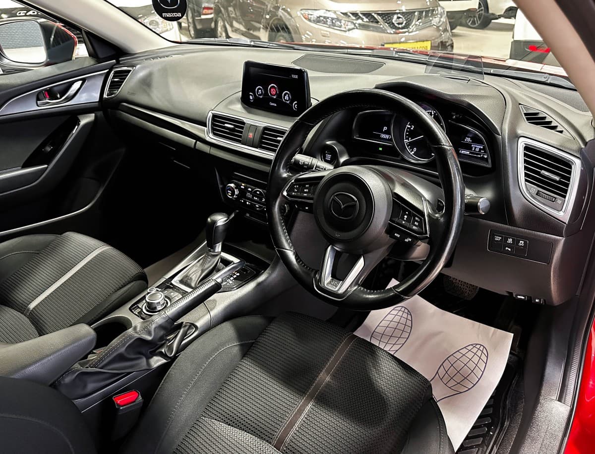 Mazda Axela - фото 10