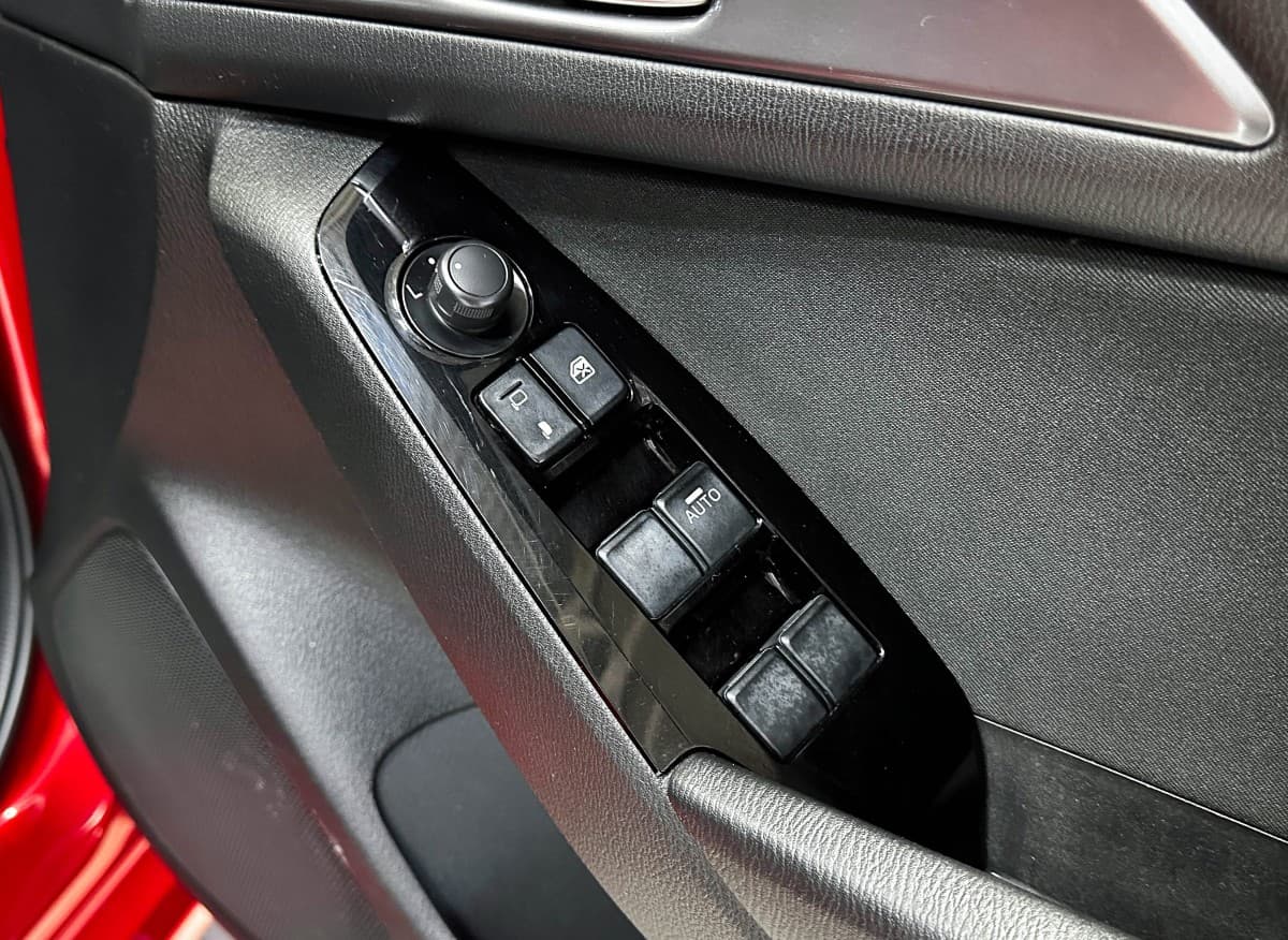Mazda Axela - фото 17