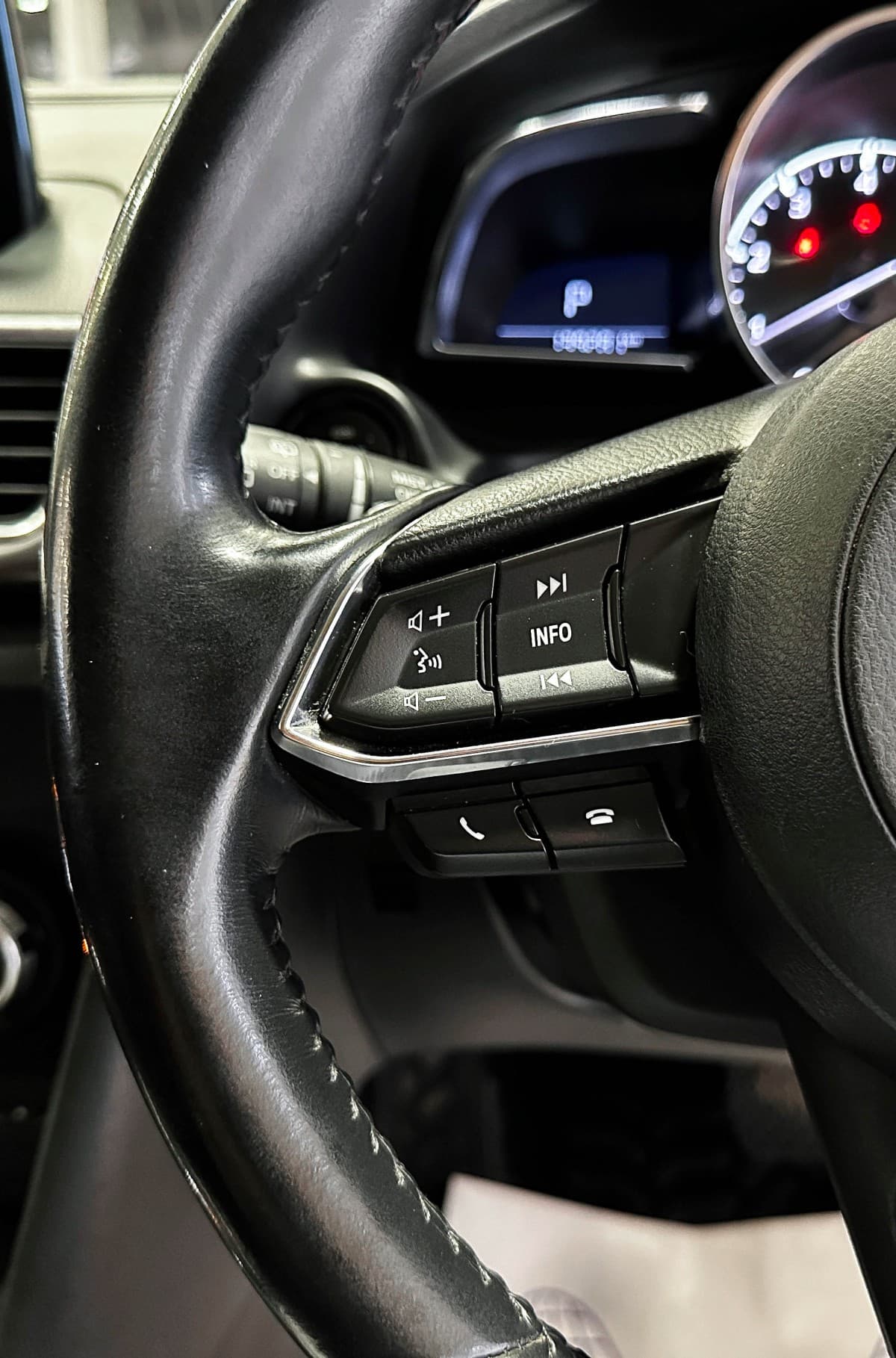Mazda Axela - фото 20