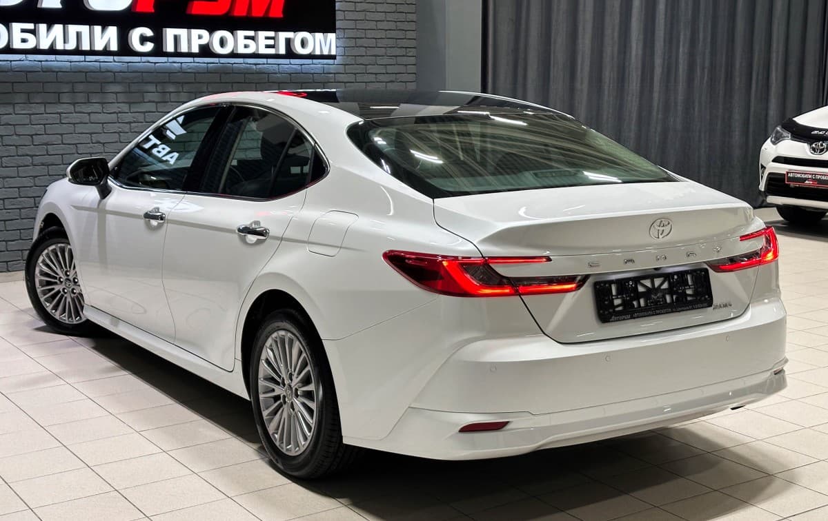Toyota Camry - фото 7