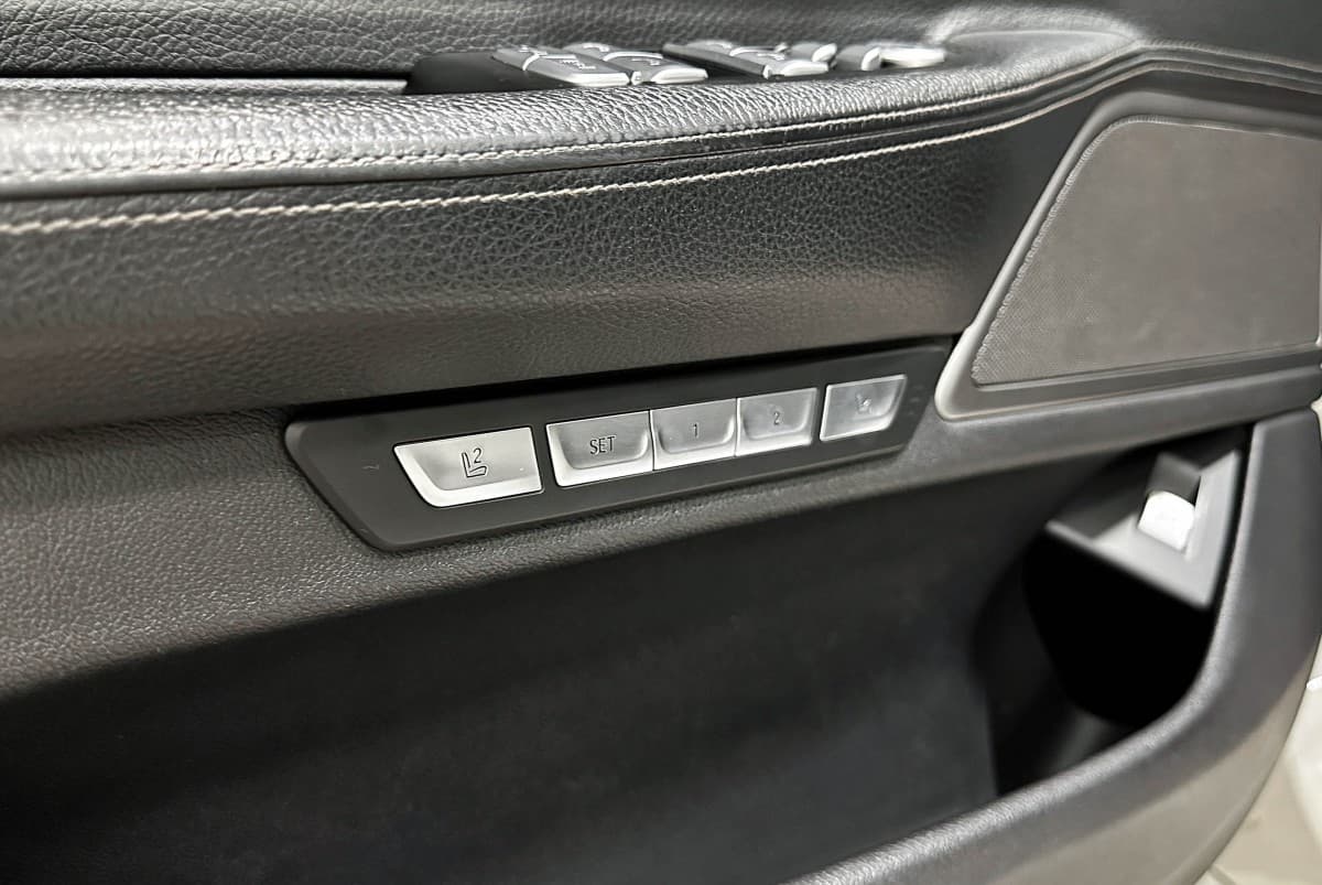 BMW 740 LI - фото 23
