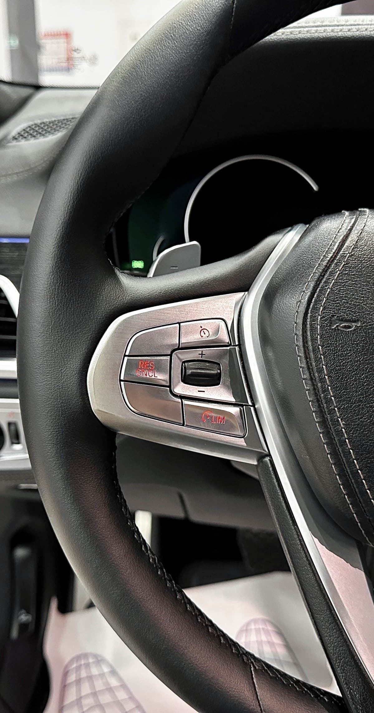 BMW 740 LI - фото 27
