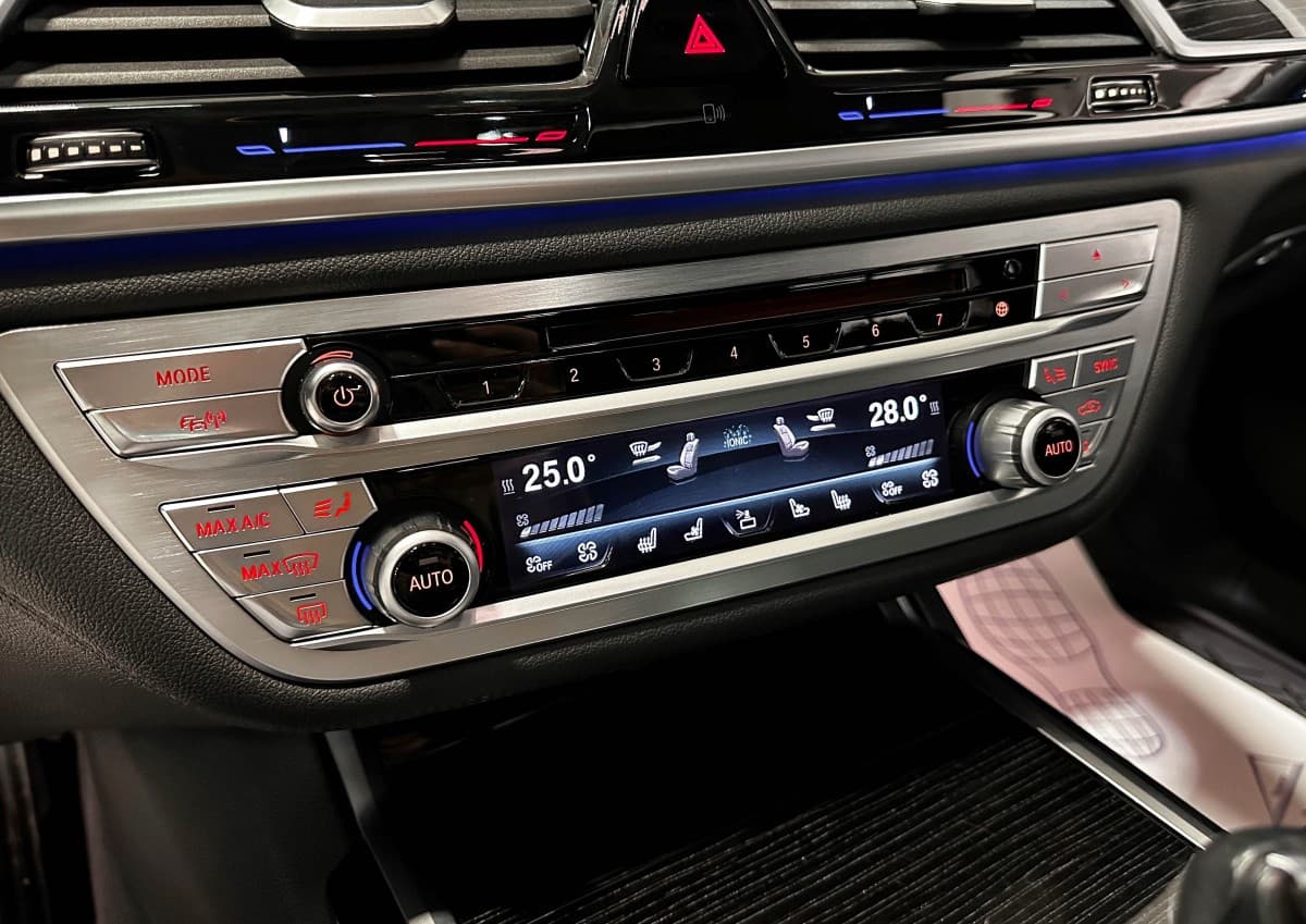 BMW 740 LI - фото 33