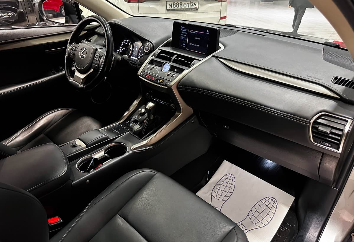 Lexus NX200 - фото 18