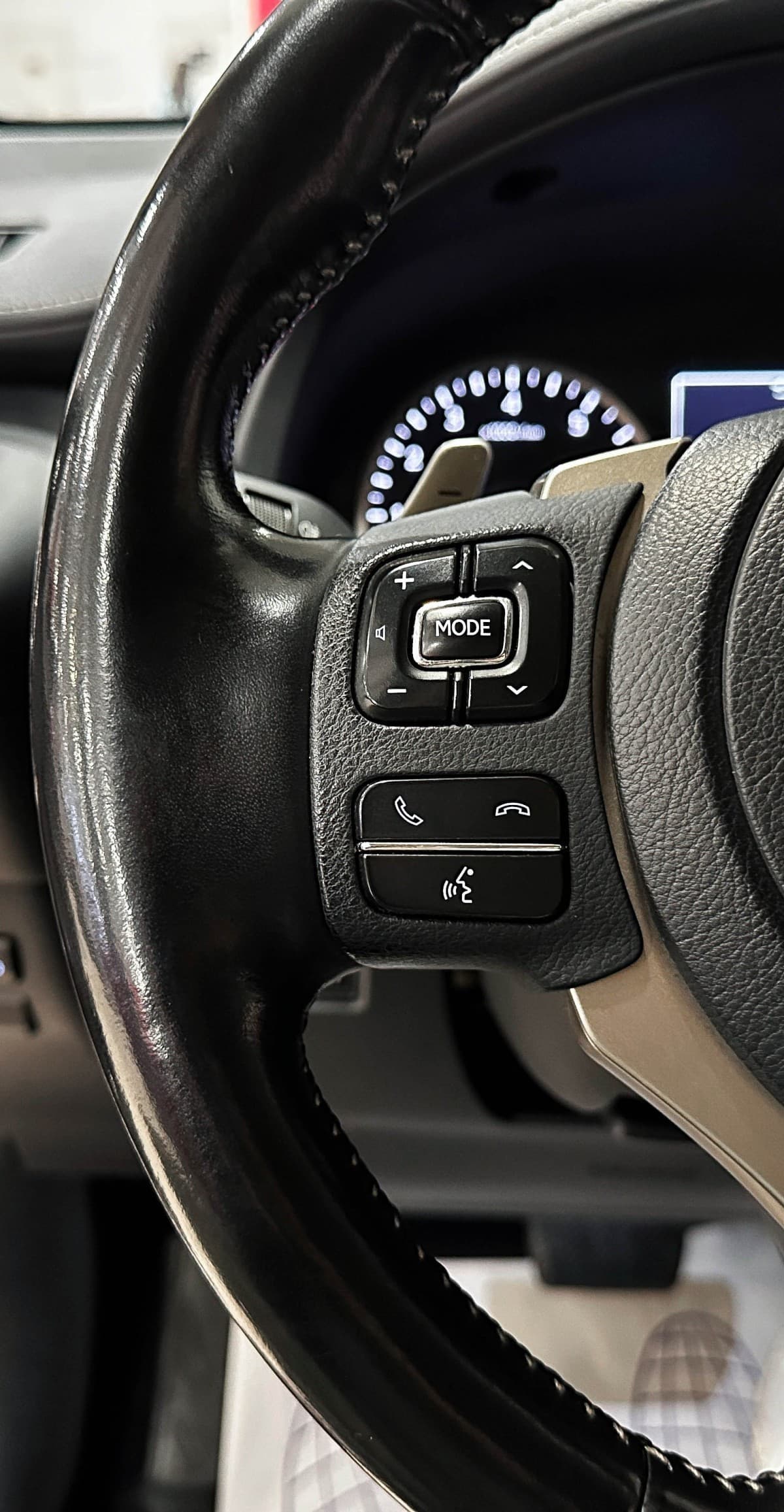 Lexus NX200 - фото 22