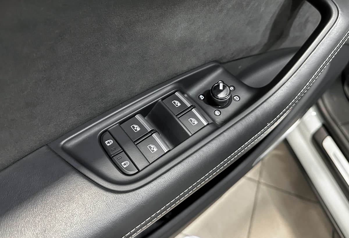 Audi Q8 - фото 19