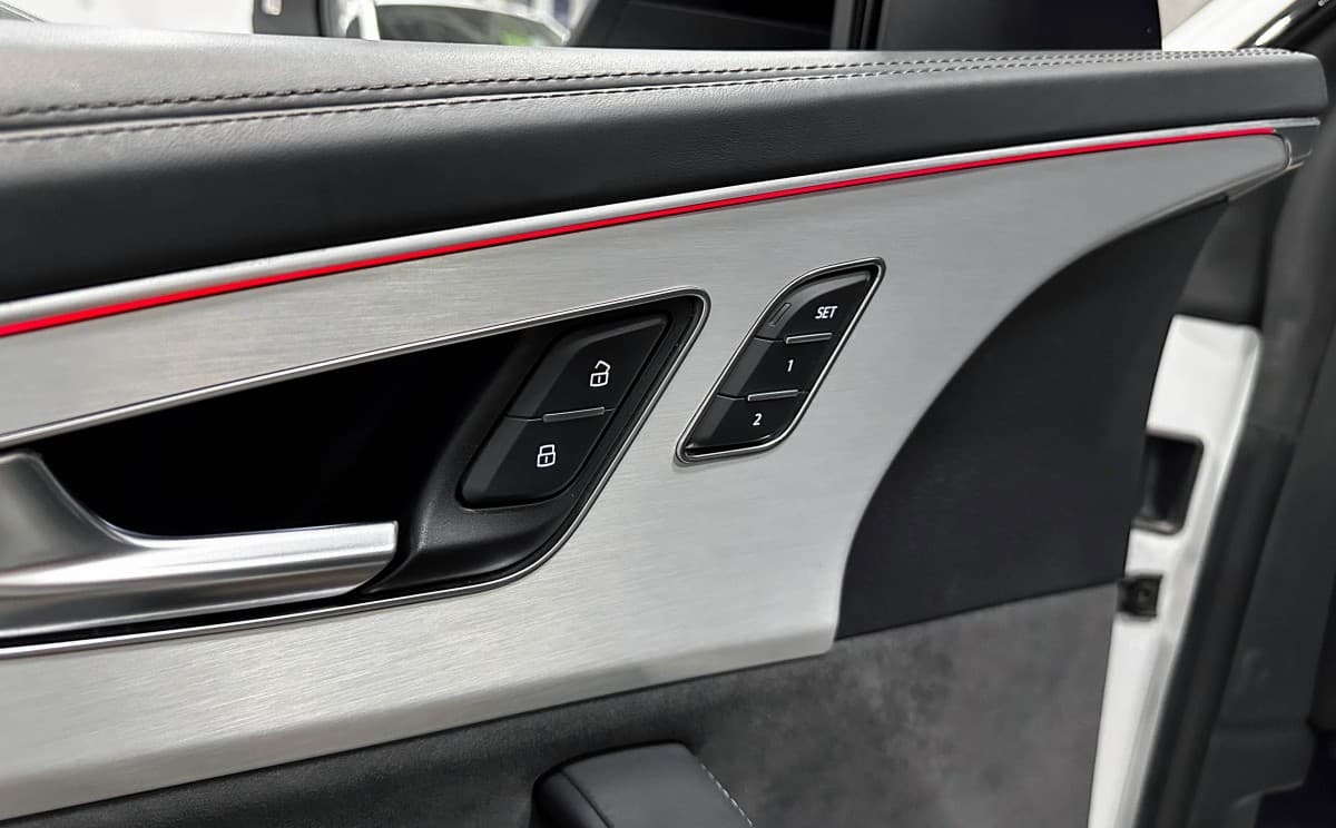 Audi Q8 - фото 20