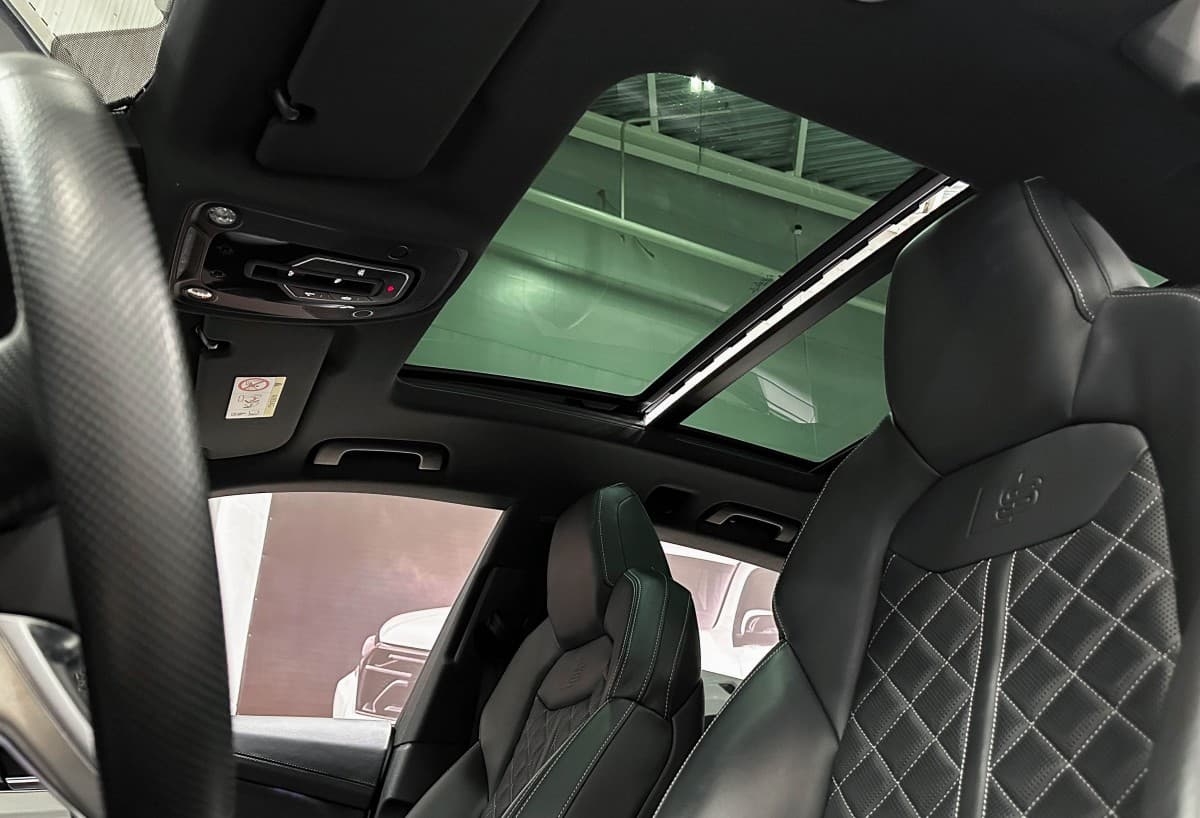 Audi Q8 - фото 32