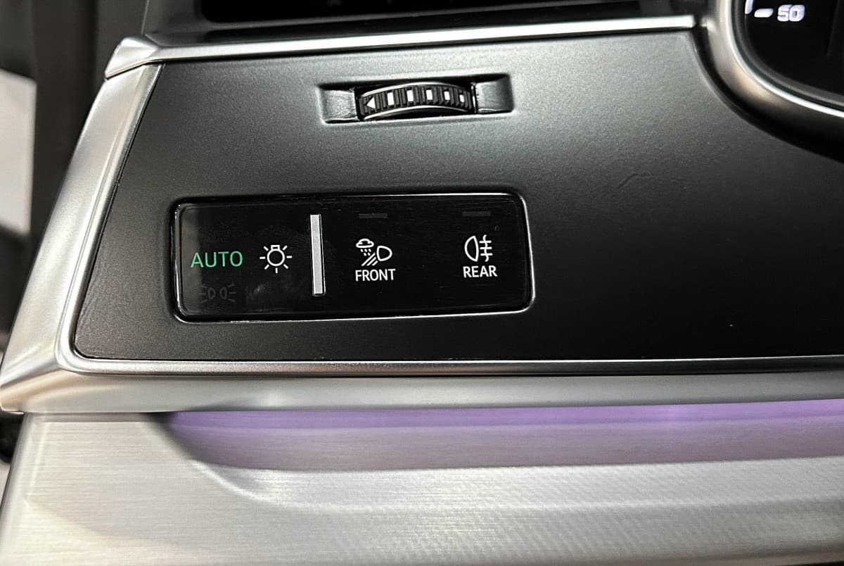 Audi Q8 - фото 22