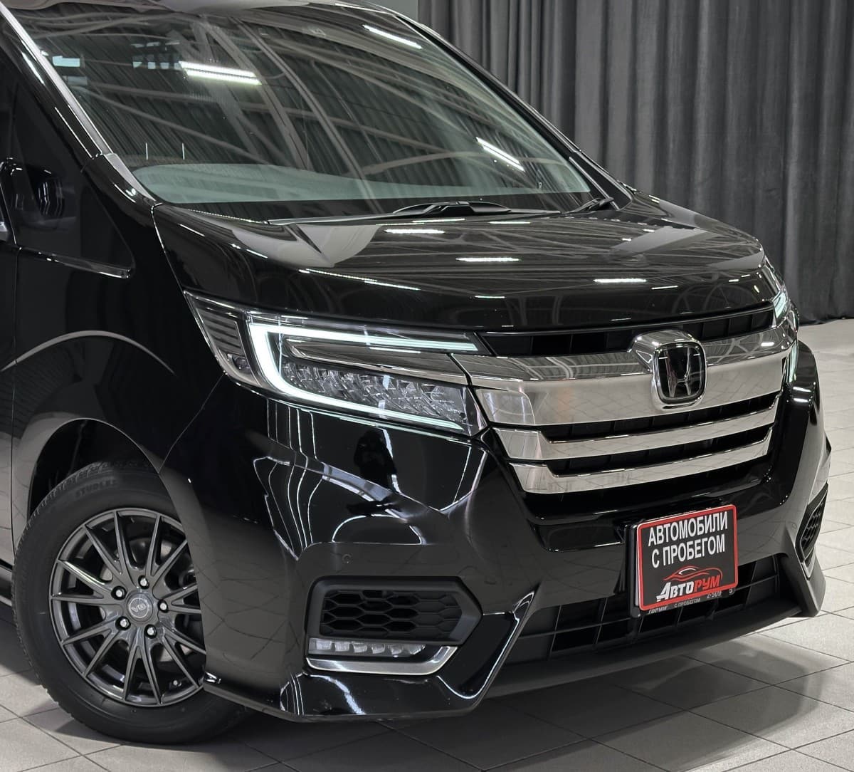 Honda Stepwgn SPADA - 5