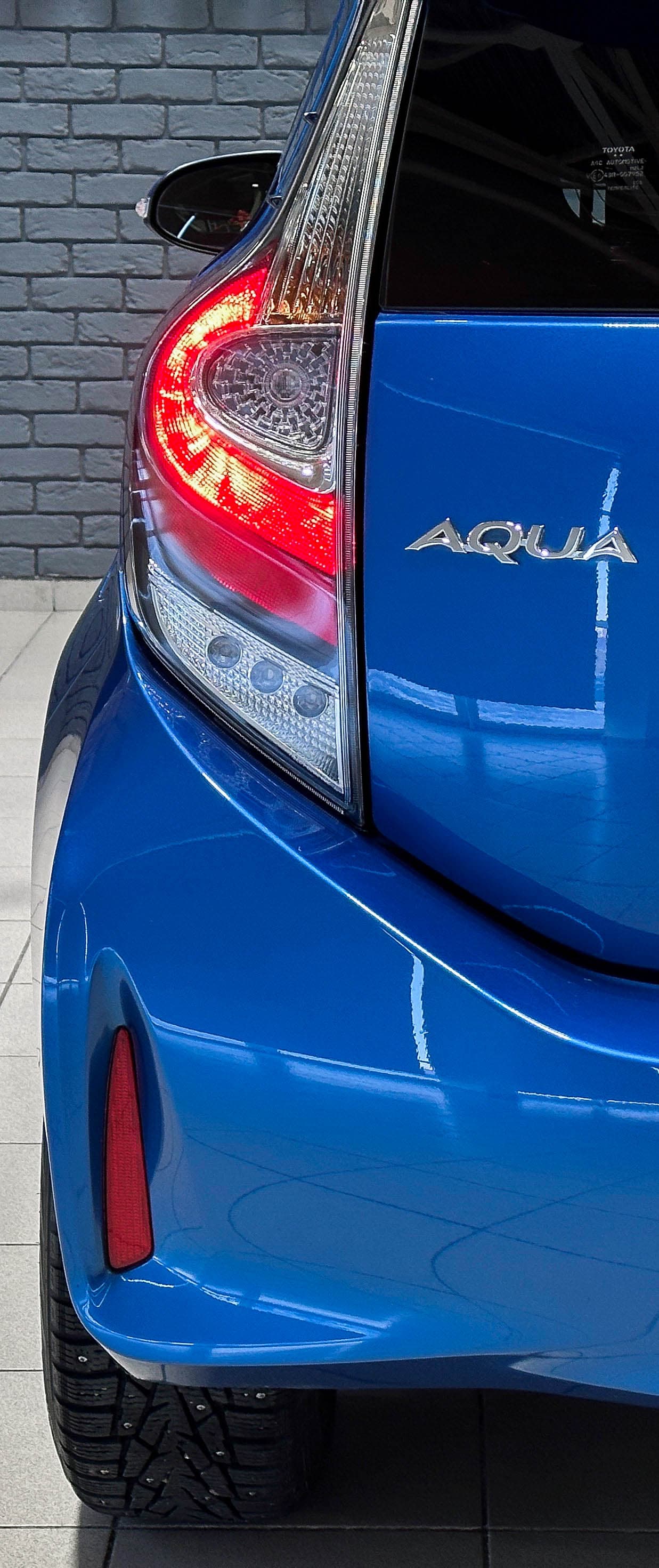 Toyota Aqua Hybrid - фото 8