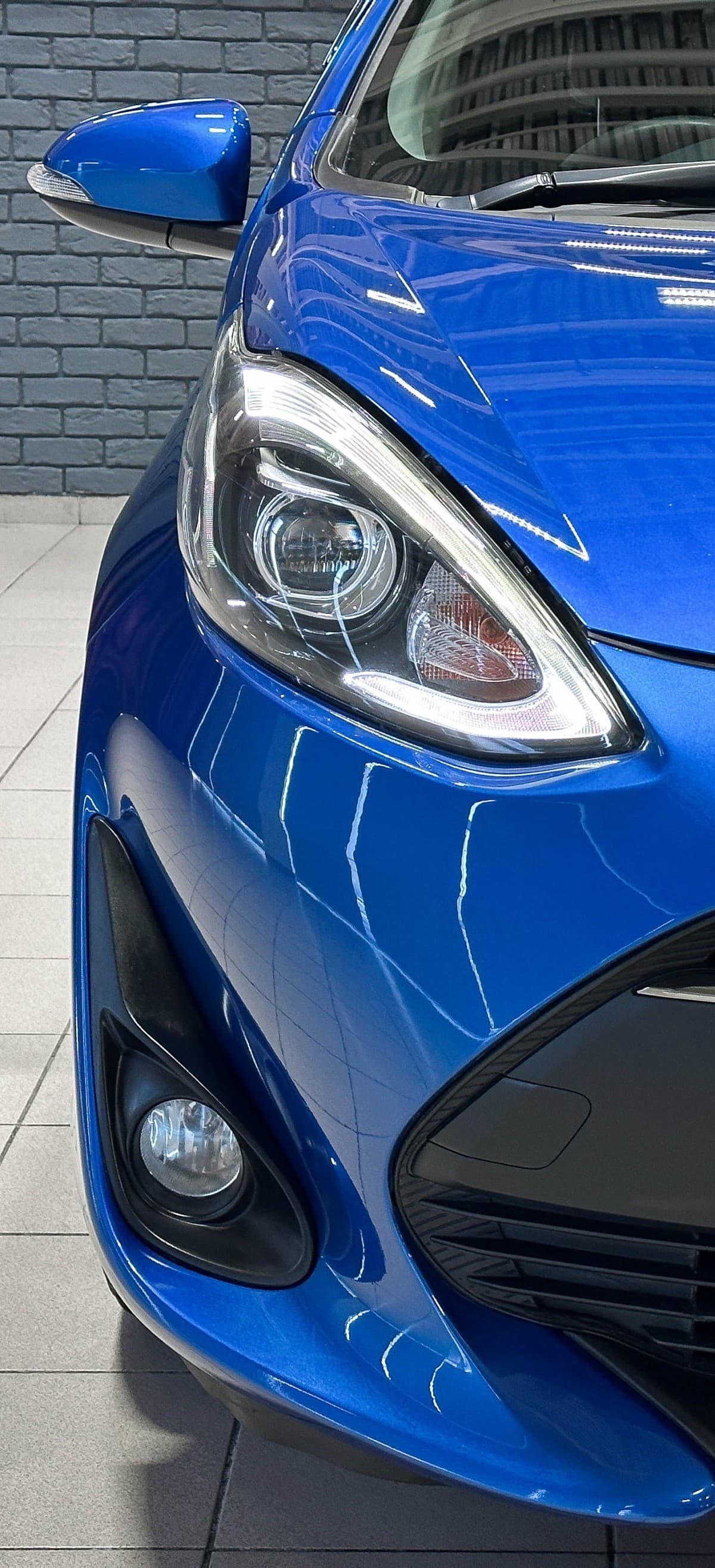 Toyota Aqua Hybrid - фото 9