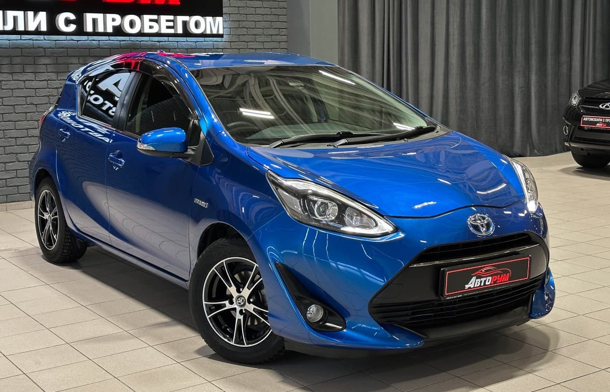 Toyota Aqua Hybrid - 4