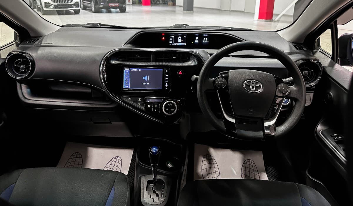 Toyota Aqua Hybrid - фото 27