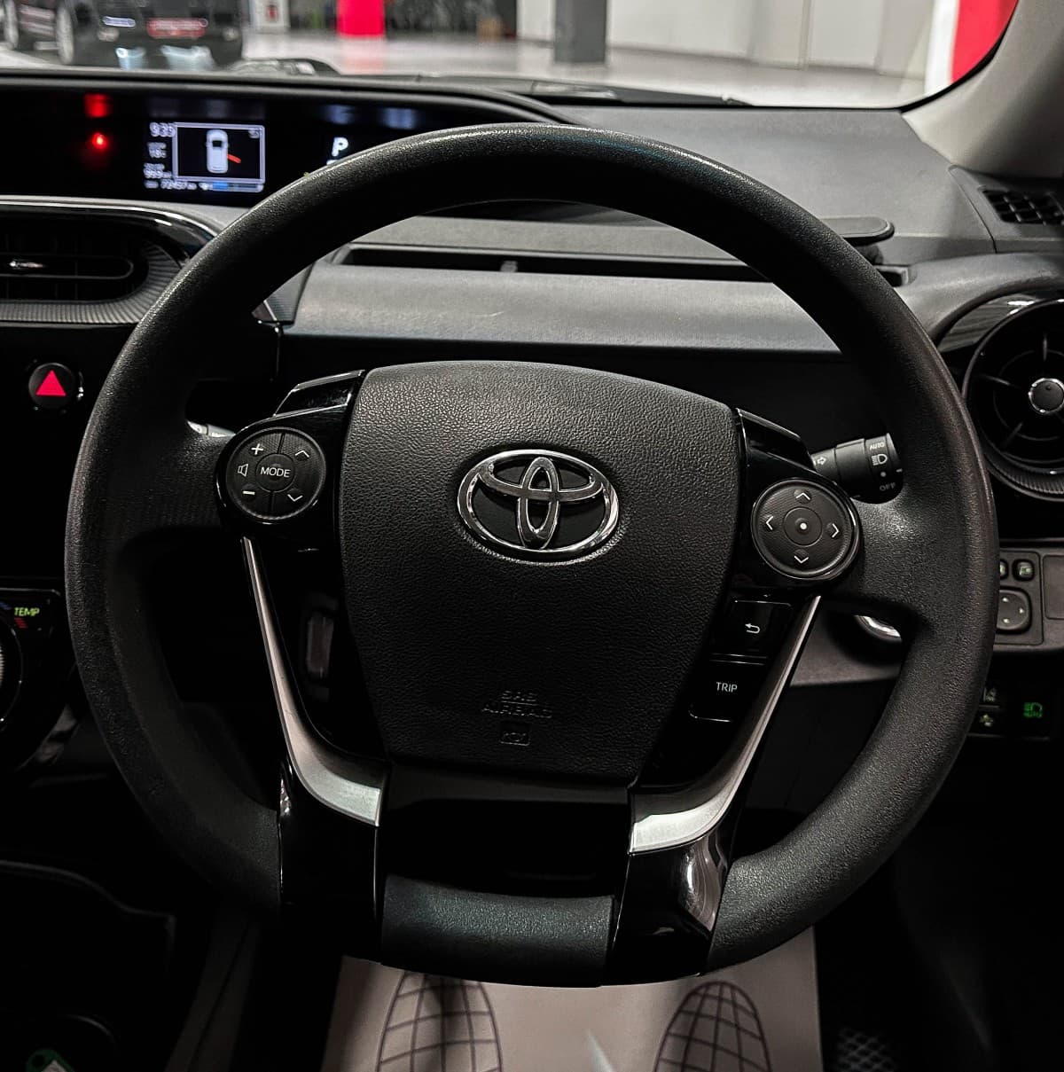 Toyota Aqua Hybrid - фото 26