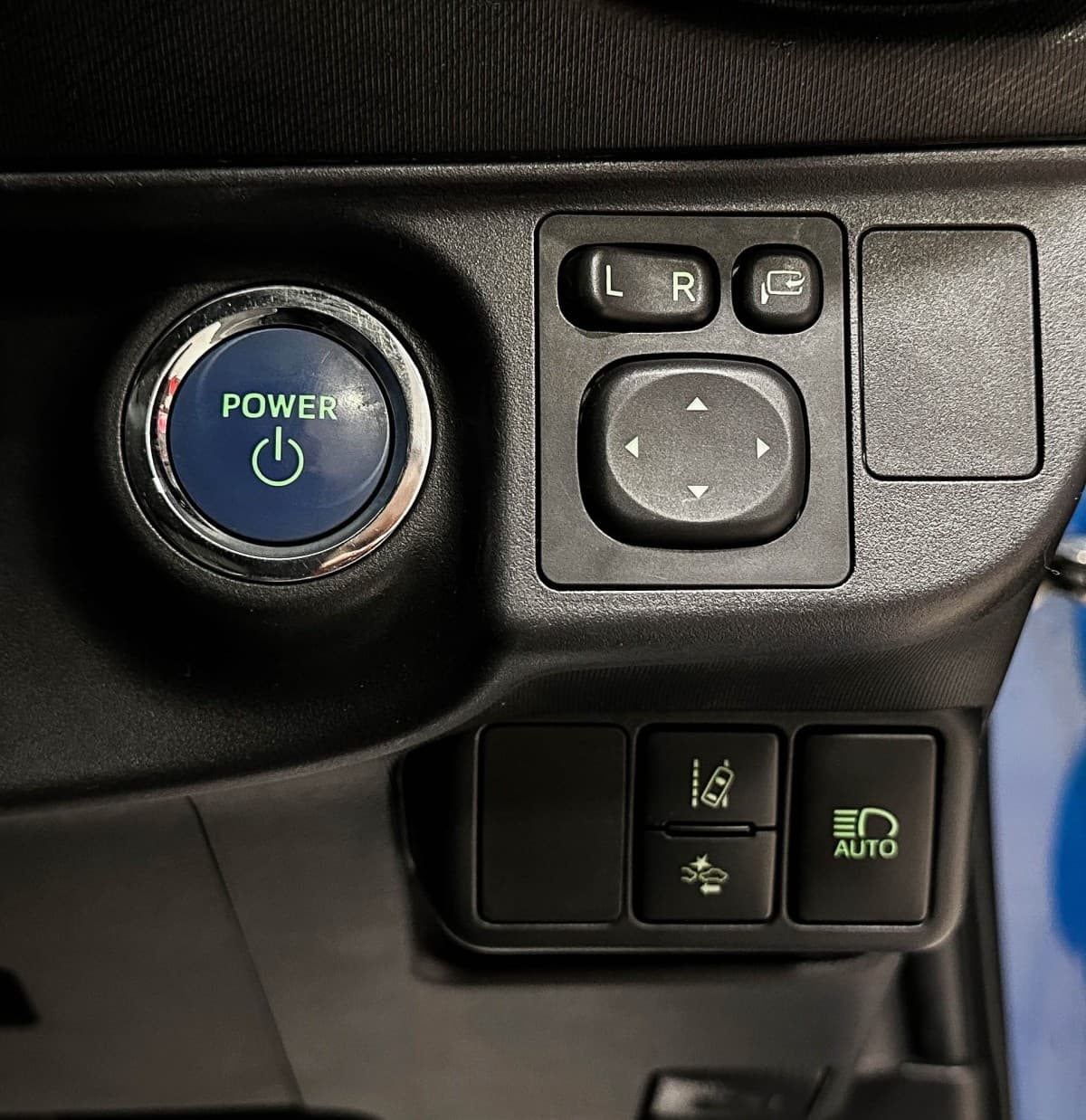 Toyota Aqua Hybrid - фото 18