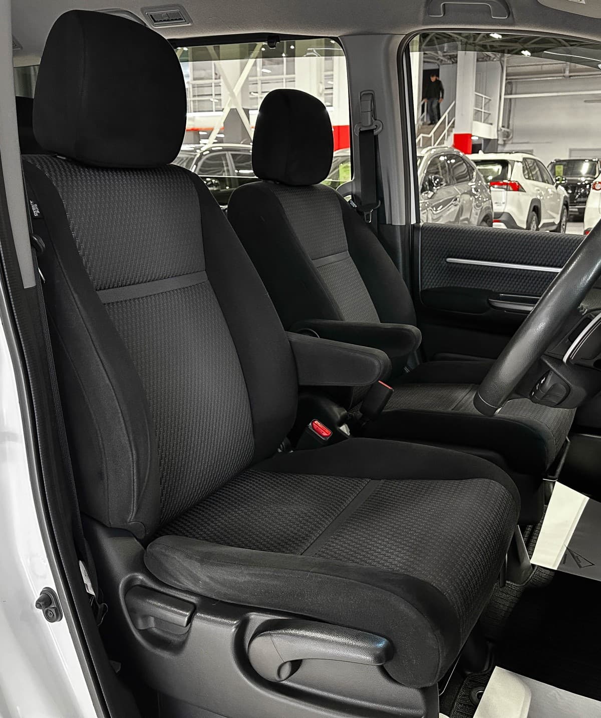 Honda Stepwgn - фото 12