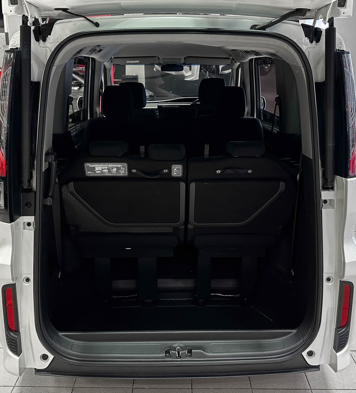 Honda Stepwgn - фото 16