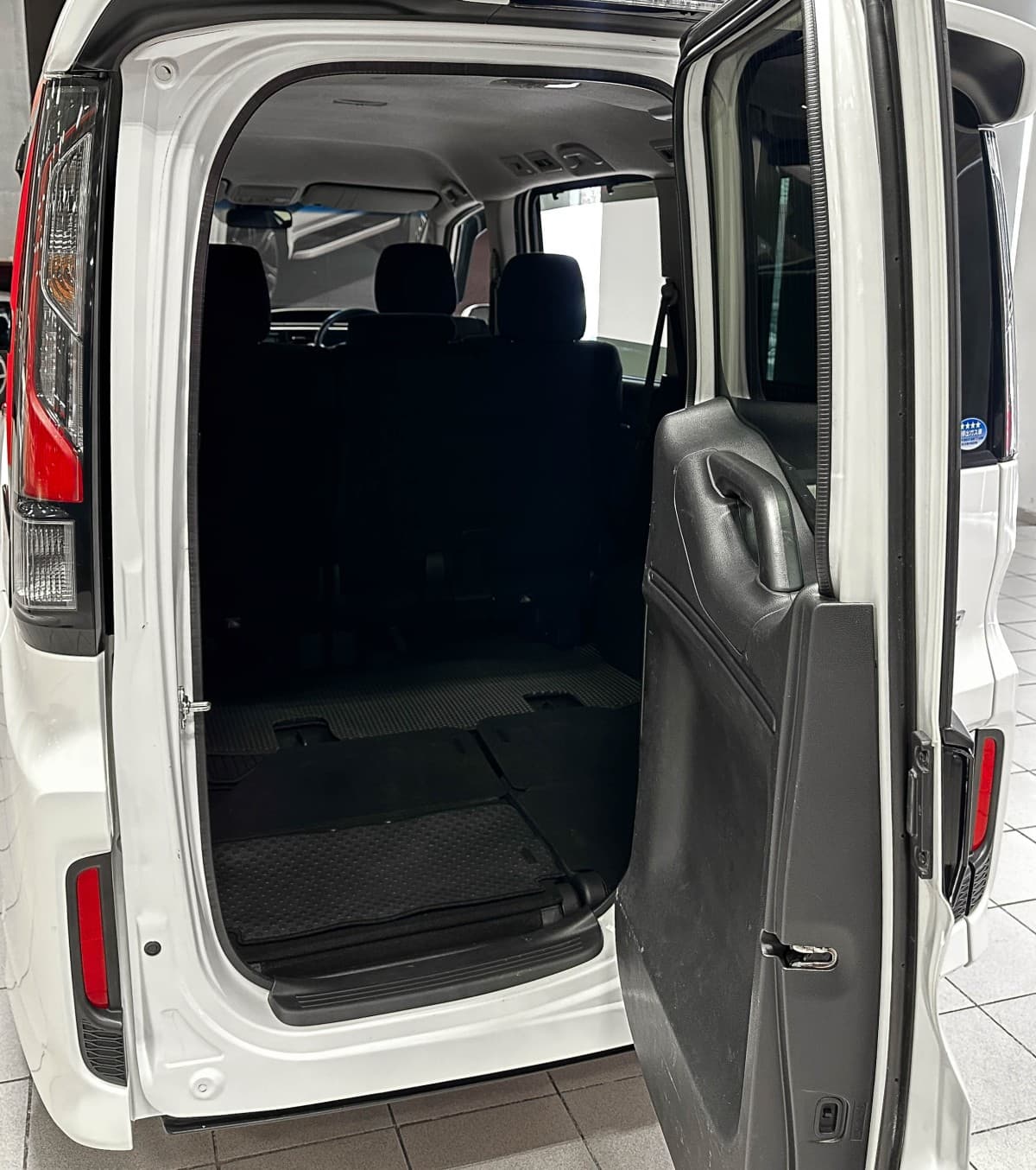 Honda Stepwgn - фото 17