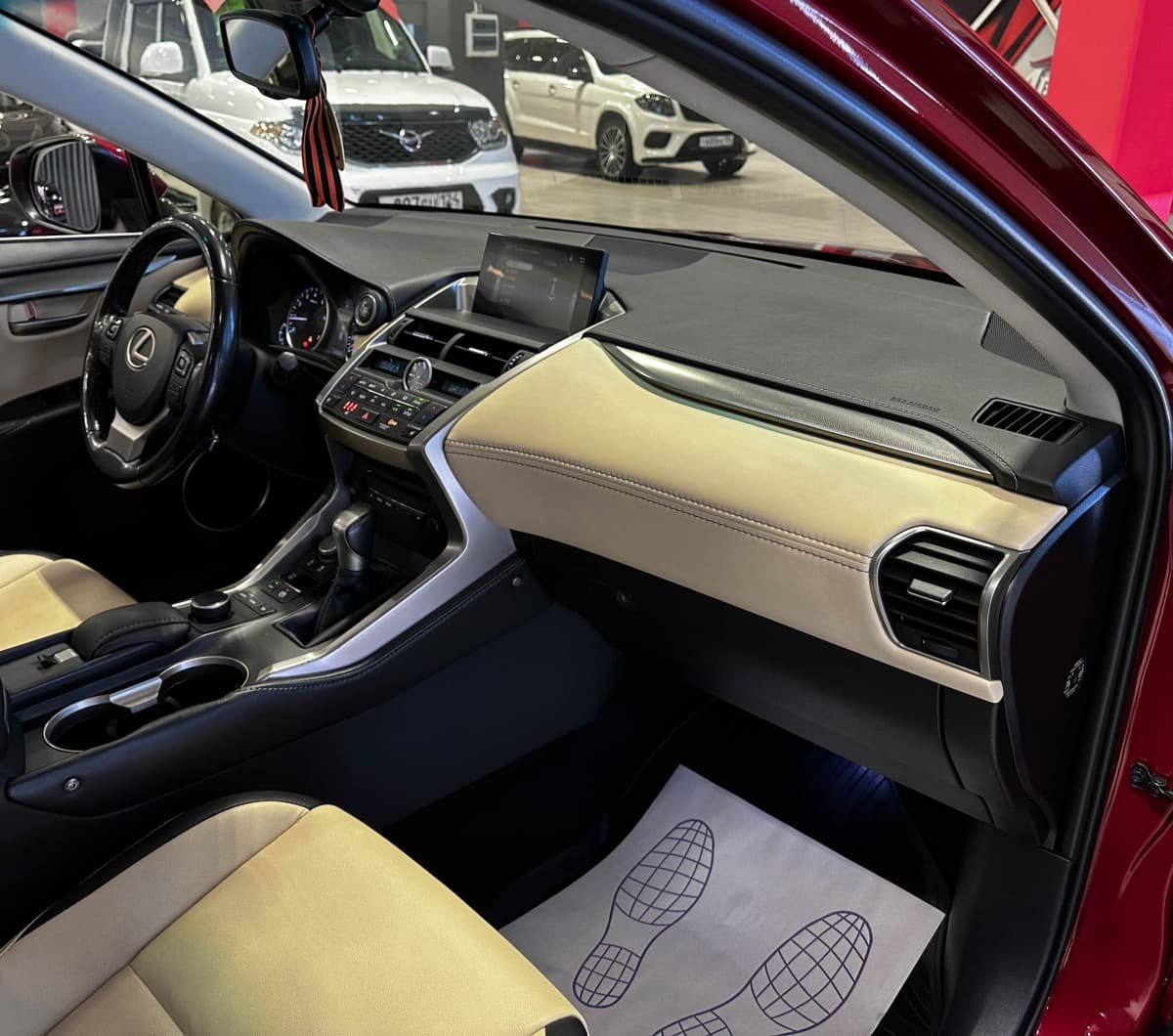 Lexus NX 200 - фото 18