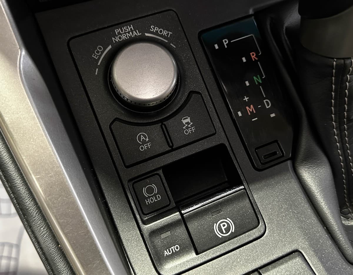 Lexus NX 200 - фото 30