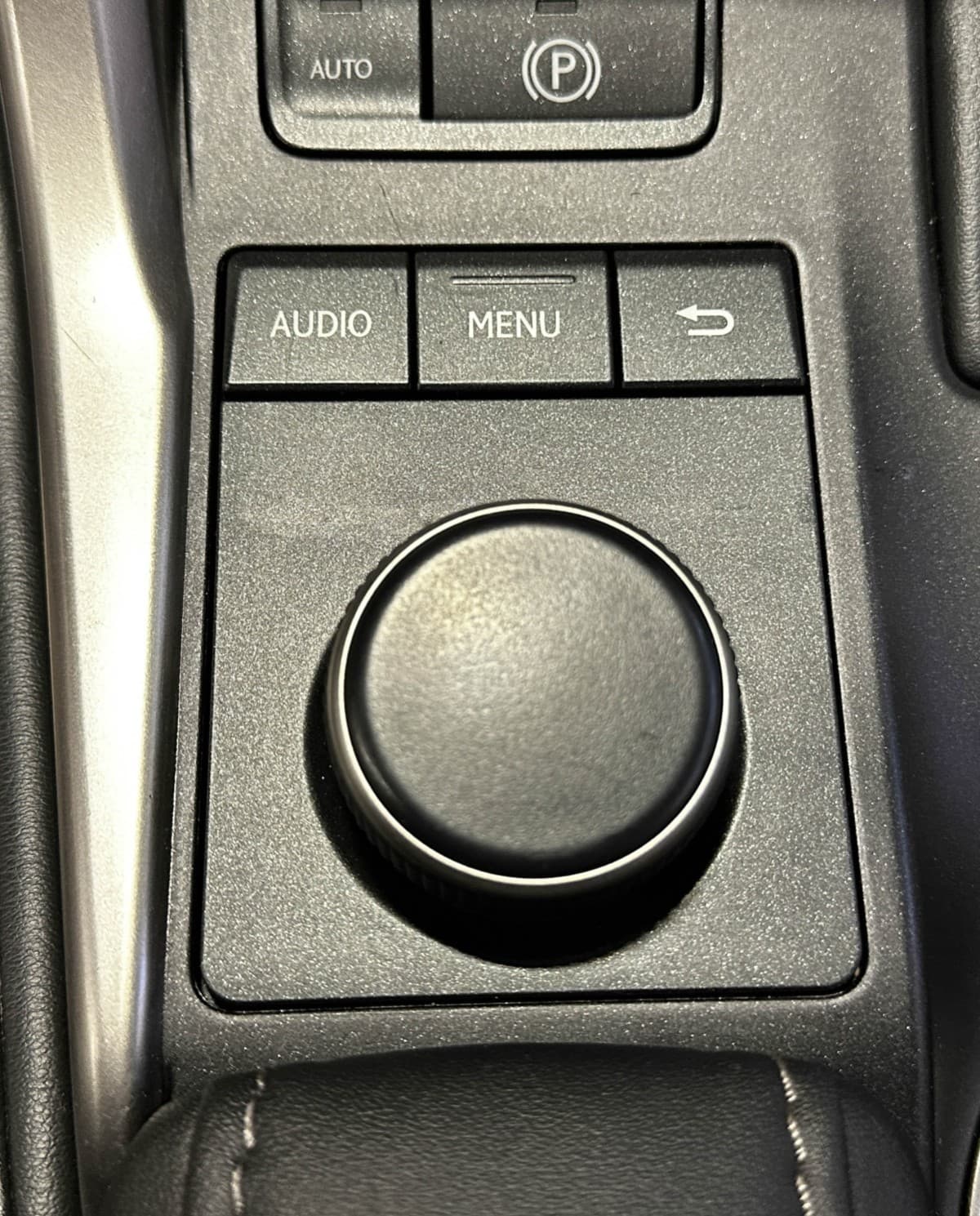 Lexus NX 200 - фото 31
