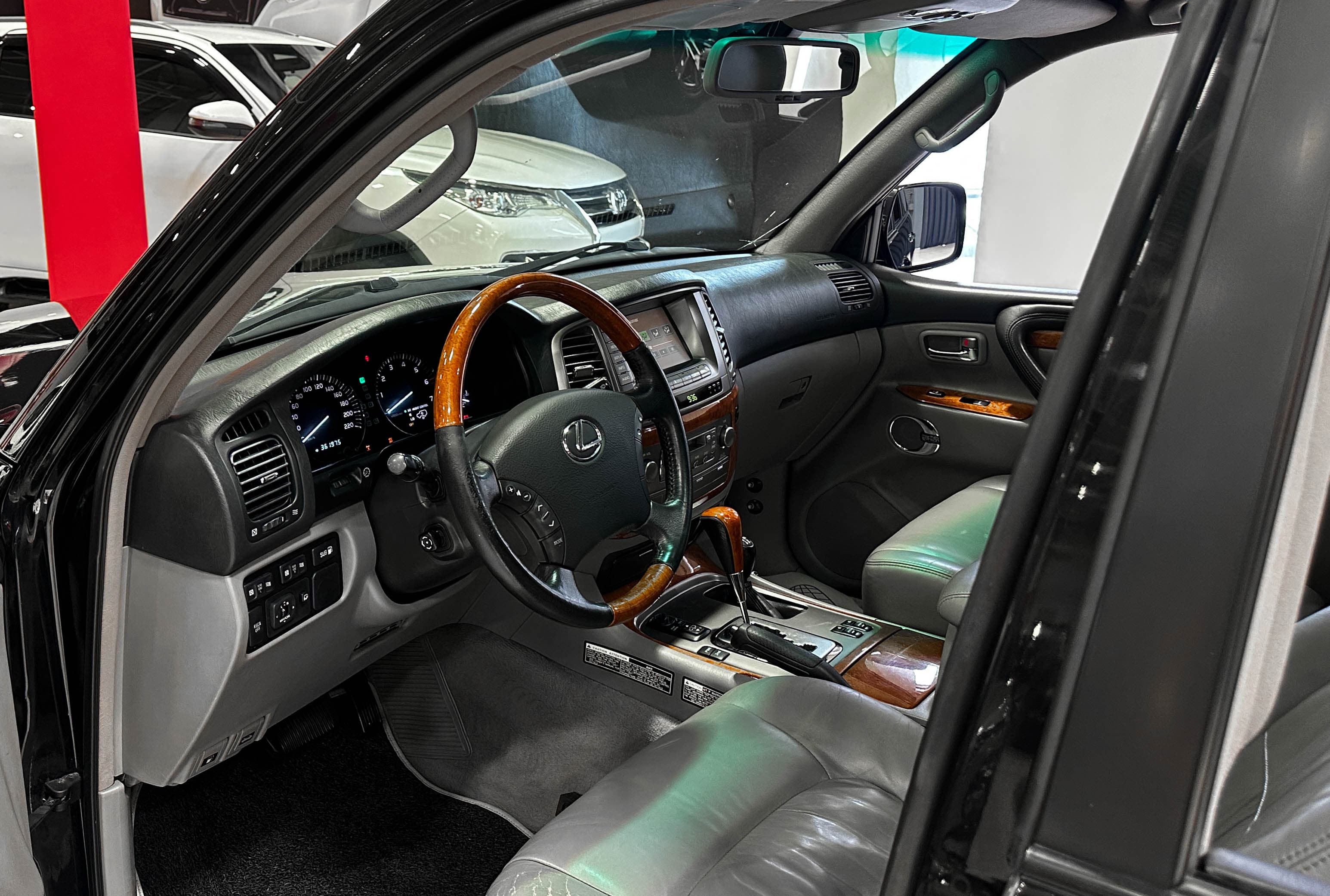 Lexus LX 470 - фото 11