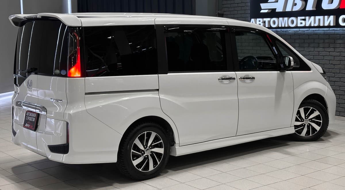 Honda Stepwgn - фото 7