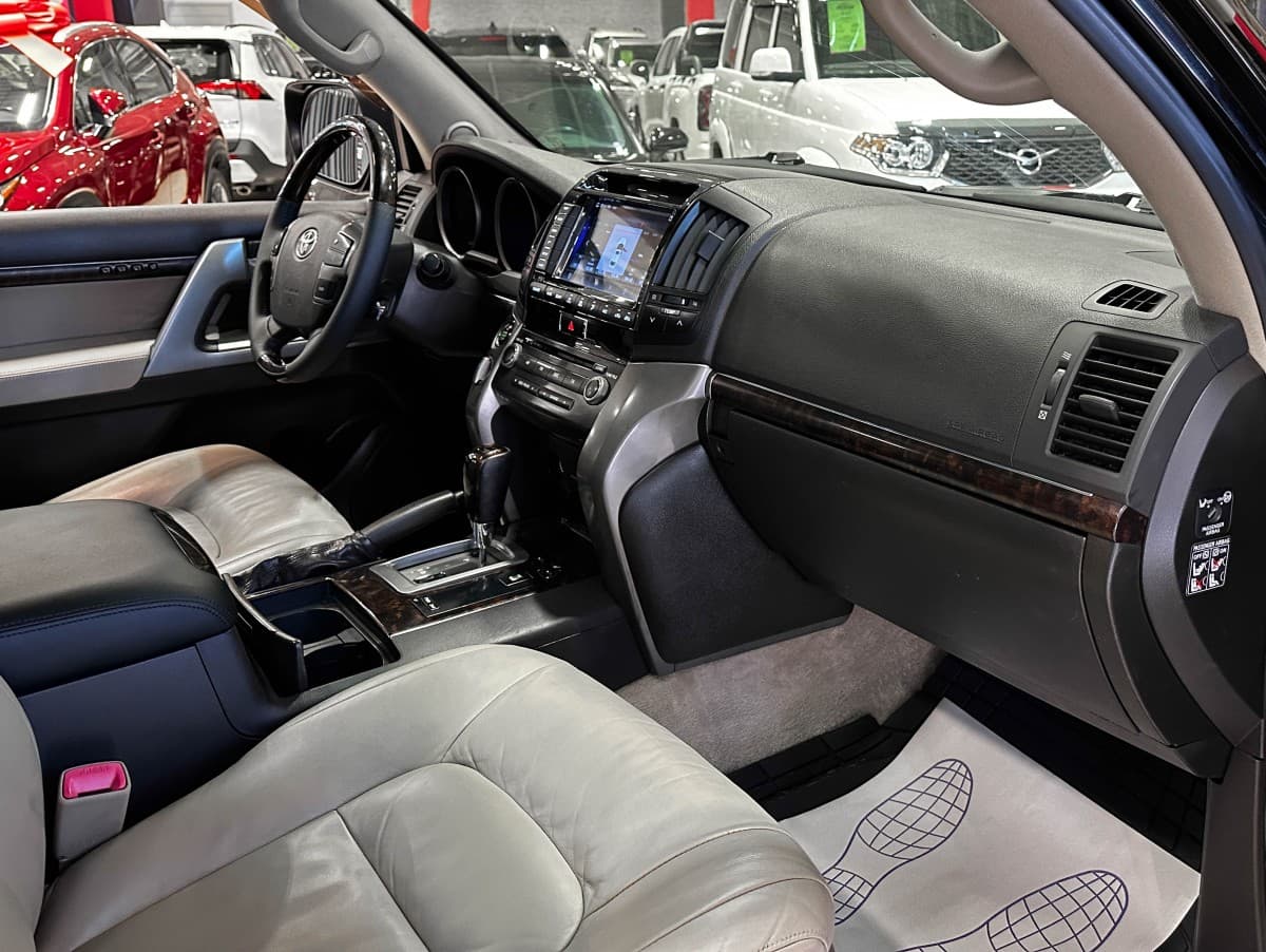 Toyota Land Cruiser 200 - фото 17