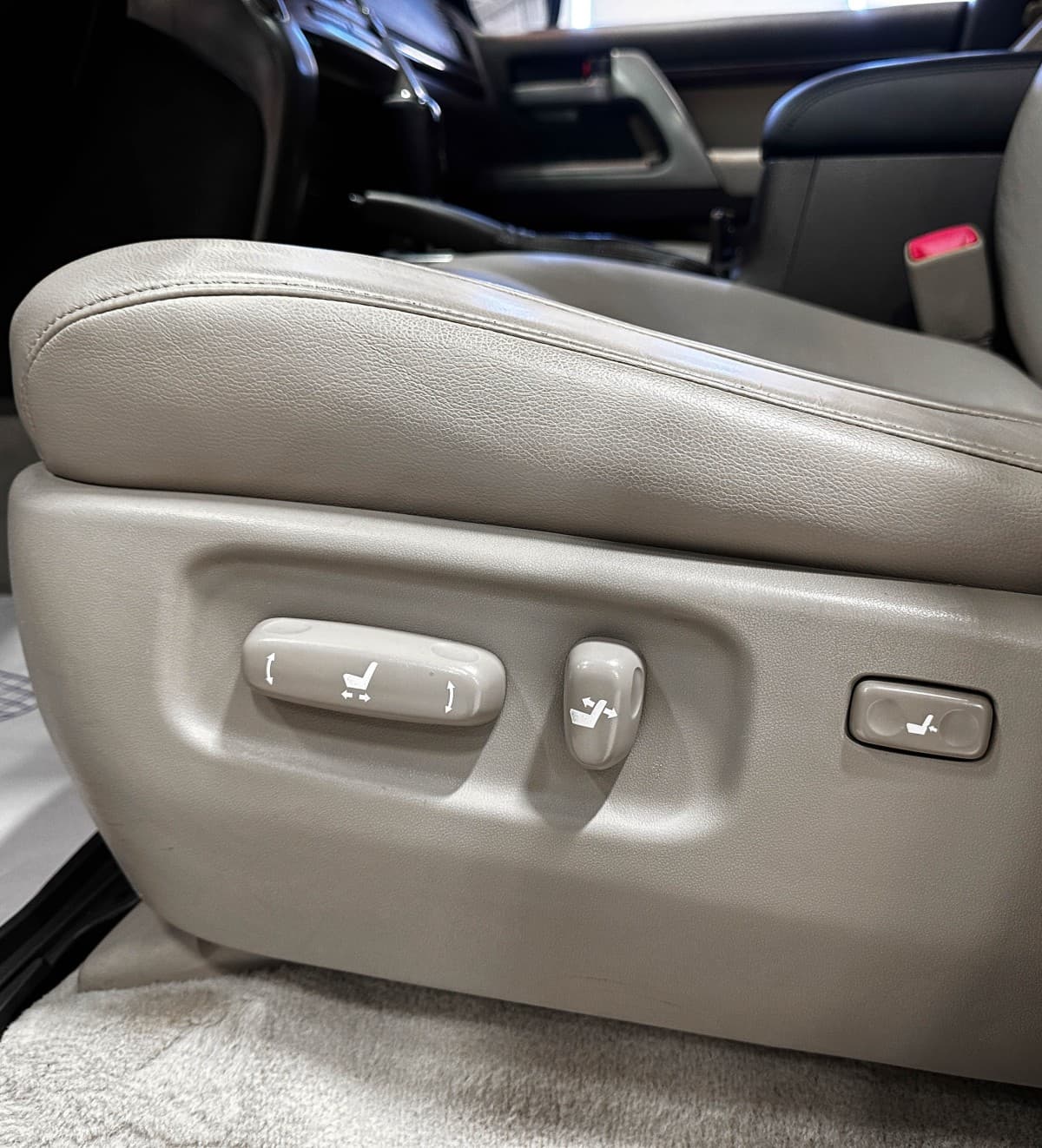 Toyota Land Cruiser 200 - фото 32