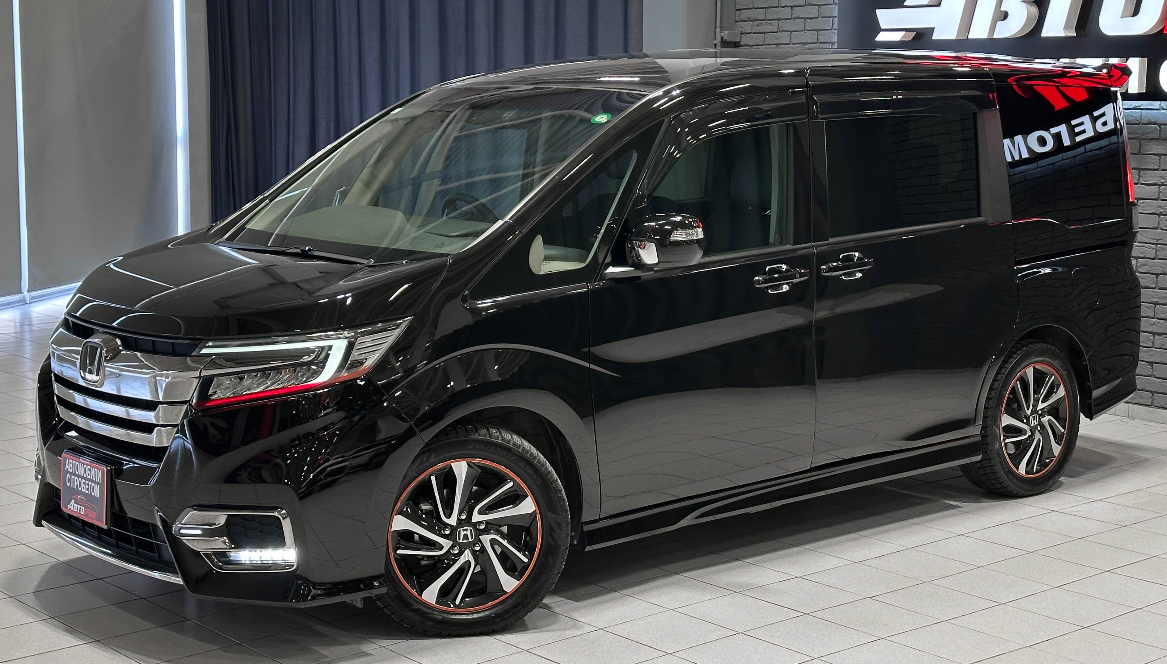 Honda Stepwgn Spada - 2