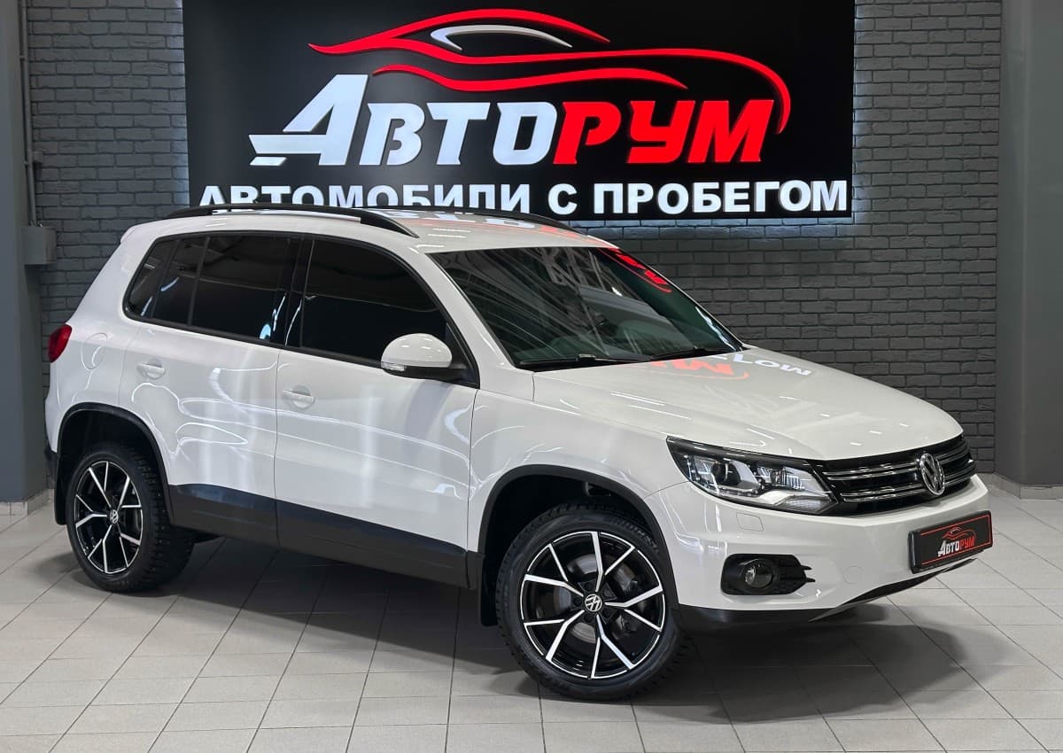 Volkswagen Tiguan - 1