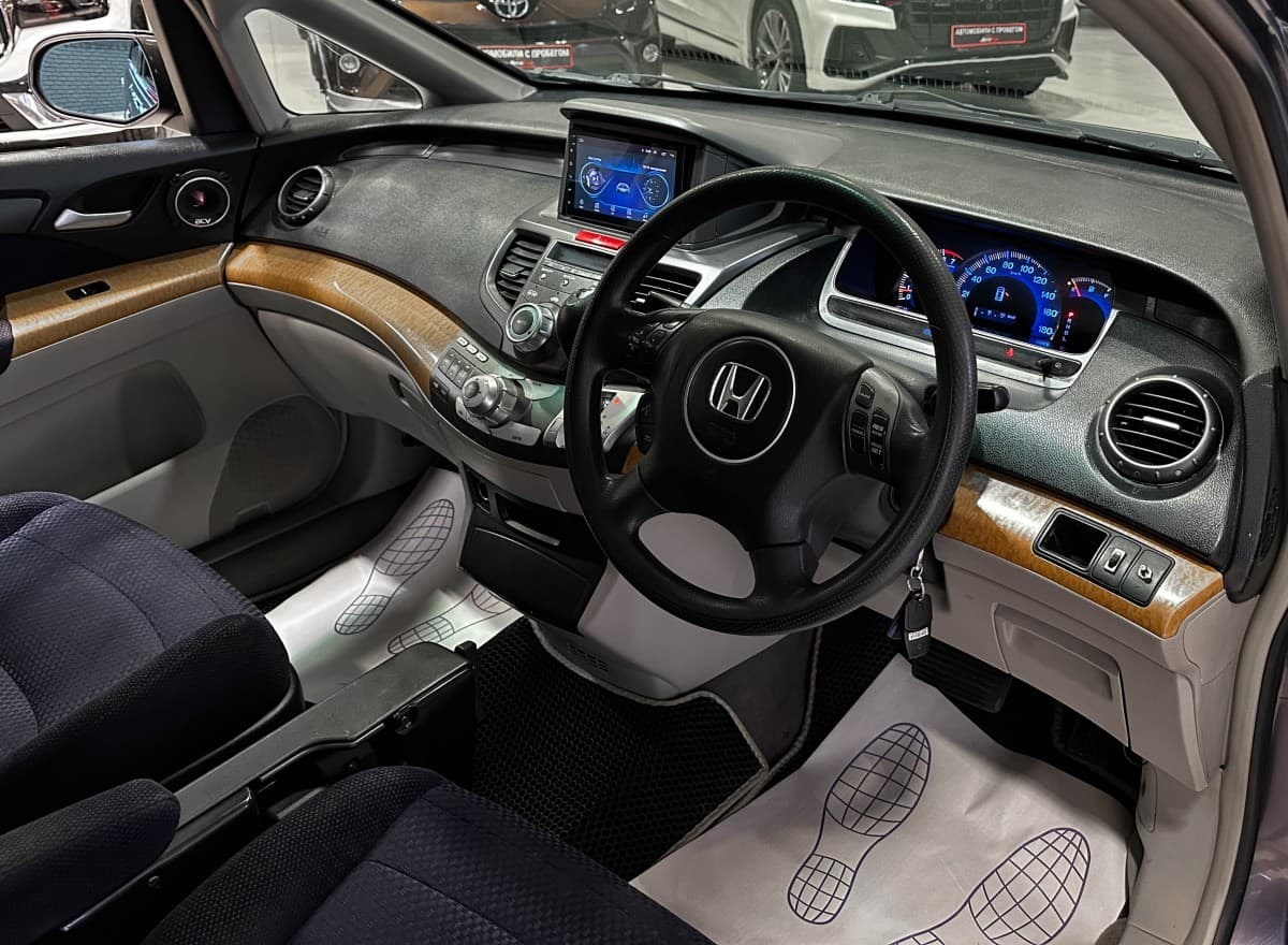 Honda Odyssey - фото 12