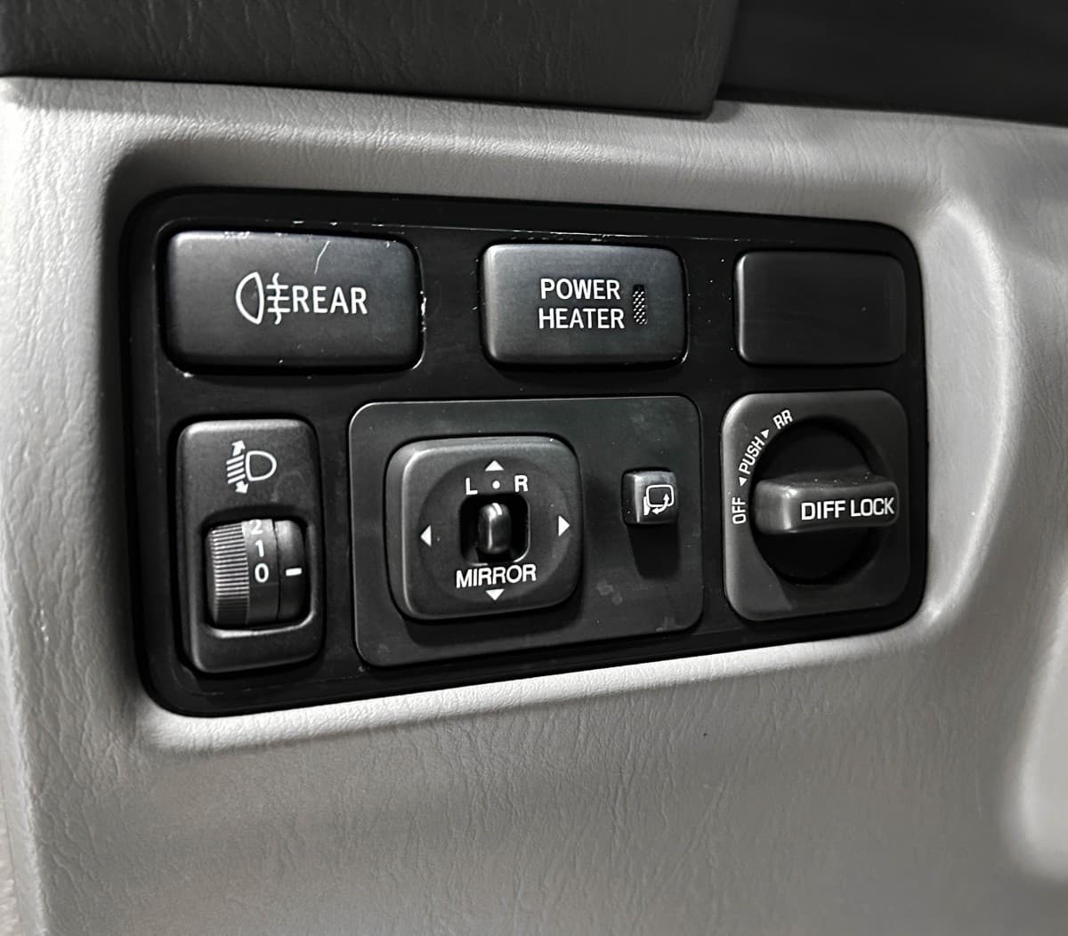 Toyota Land Cruiser 100 - фото 16
