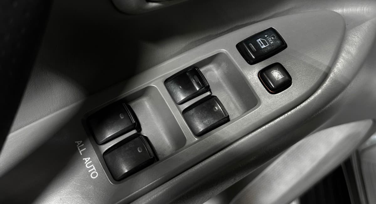 Toyota Land Cruiser 100 - фото 15