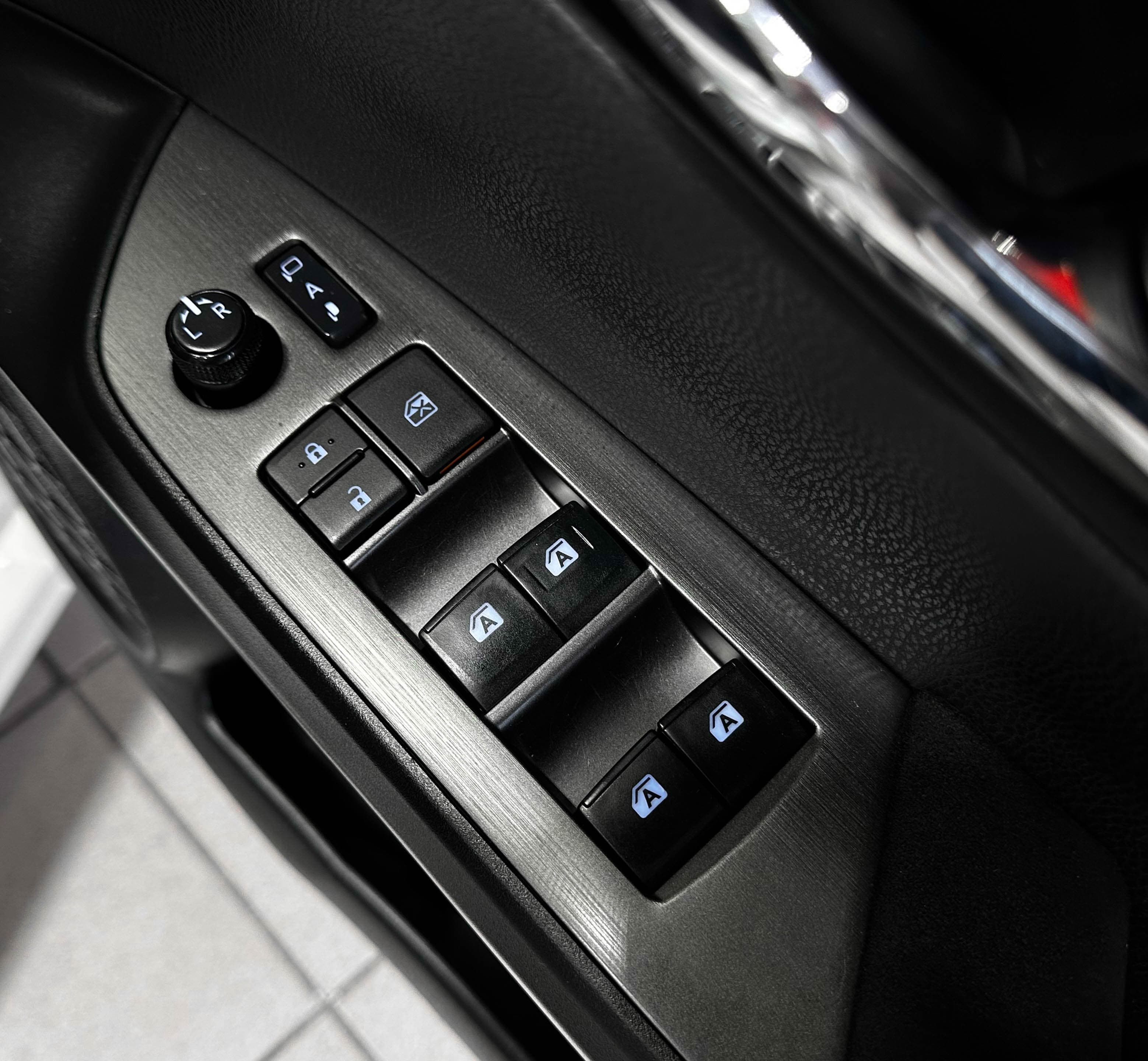 Toyota Prius HYBRID - фото 23
