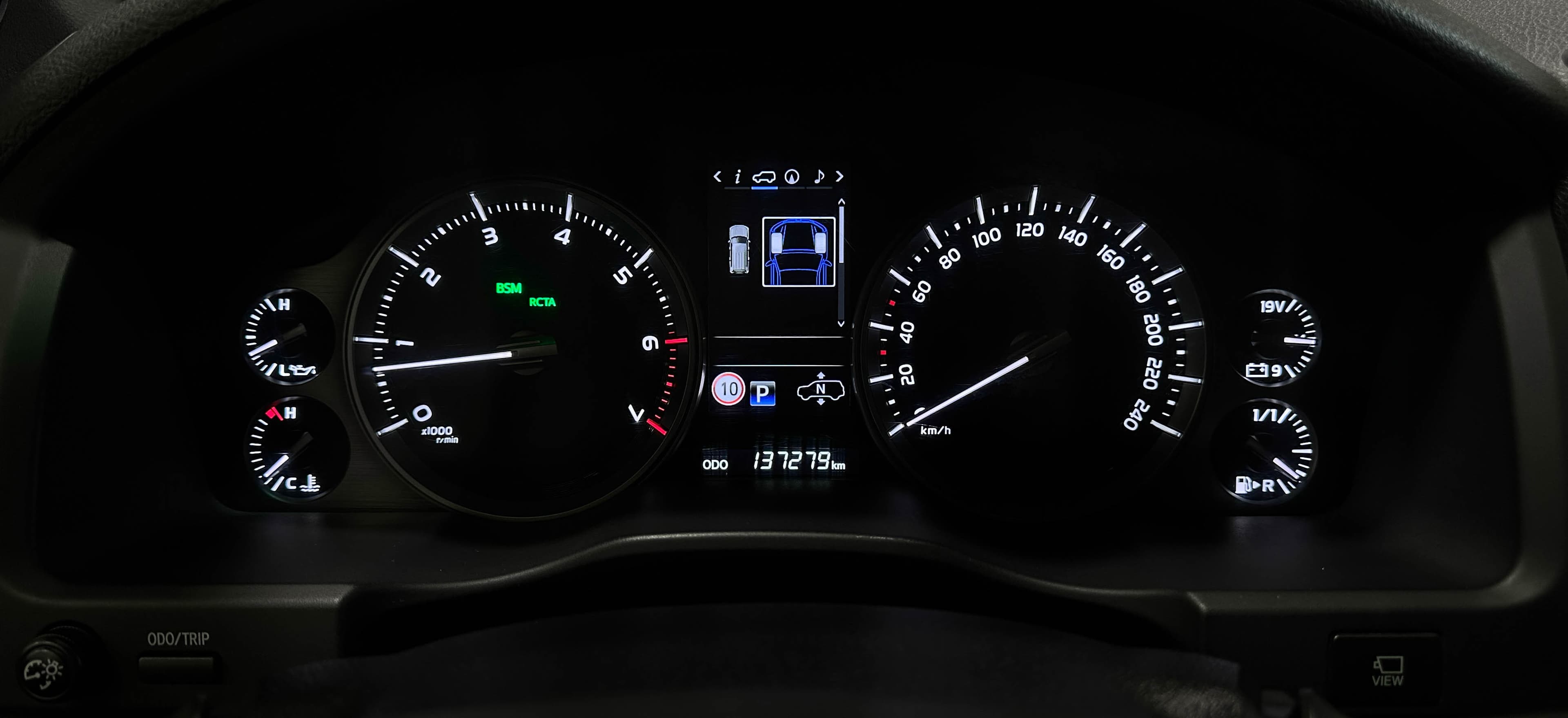 Toyota Land Cruiser 200 - фото 26