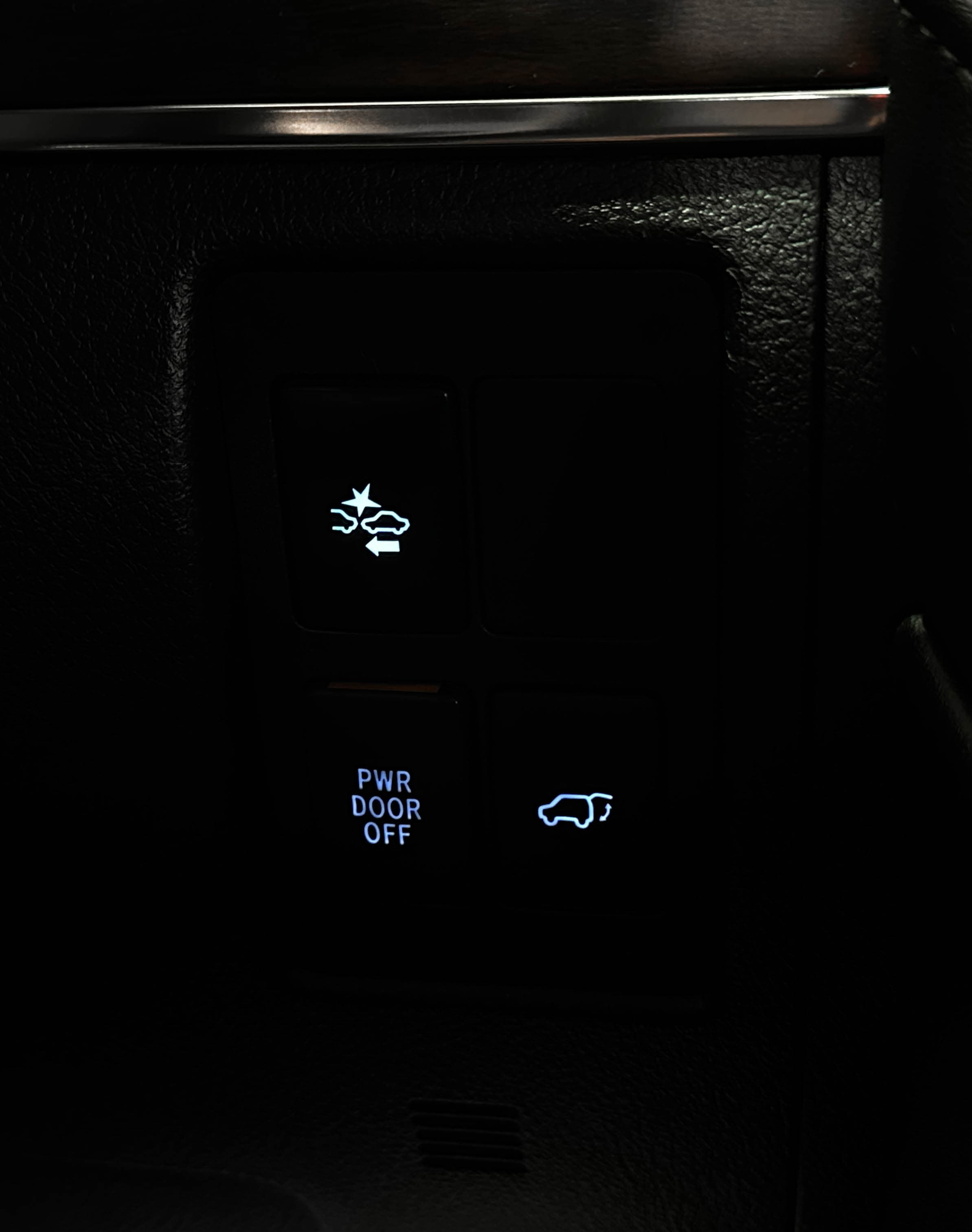 Toyota Land Cruiser 200 - фото 25