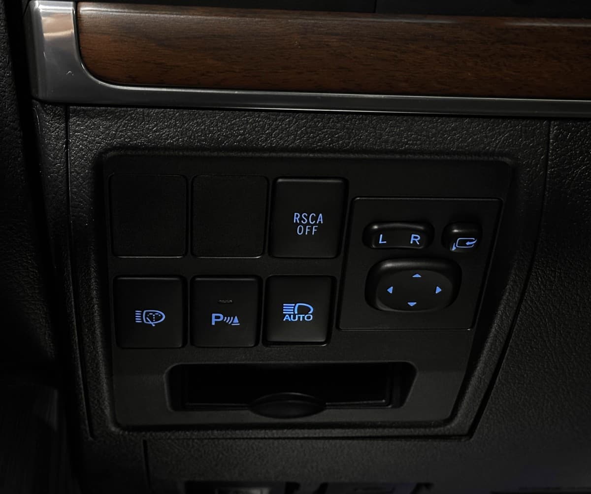 Toyota Land Cruiser 200 - фото 24